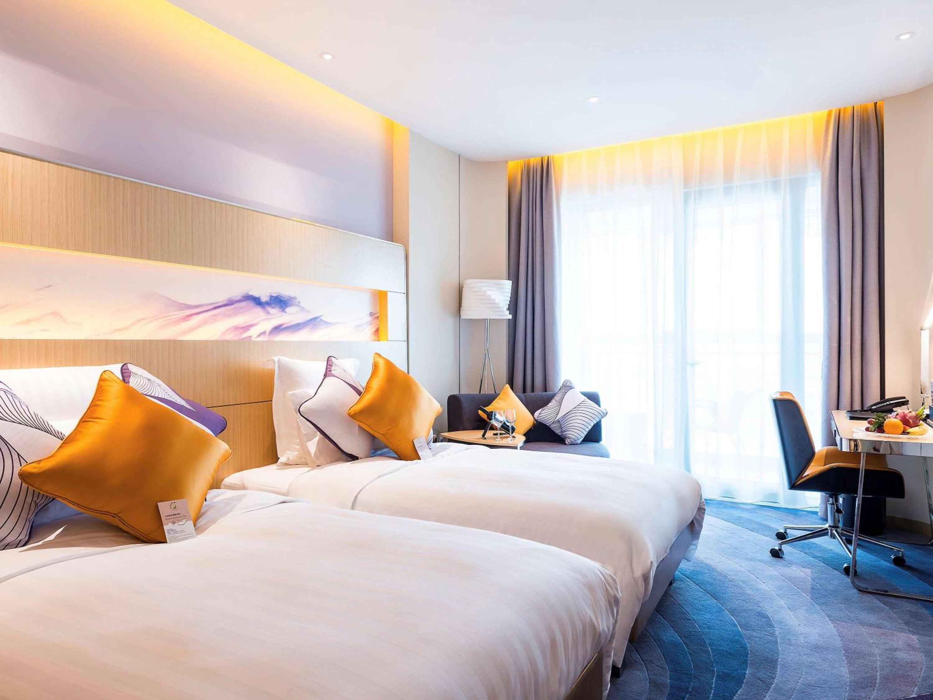 Deluxe Room Twin Beds