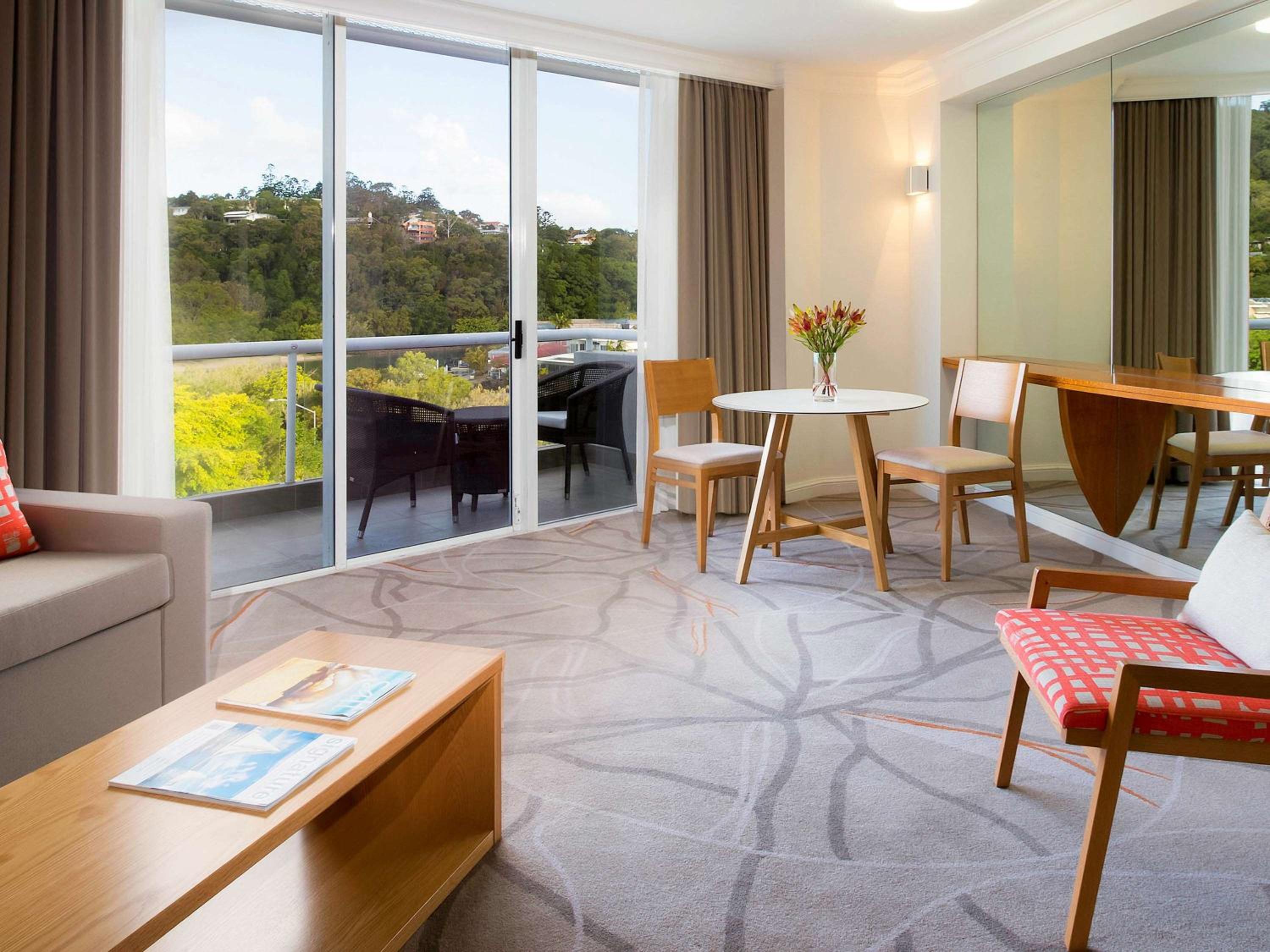 Junior King Suite With View photo 3