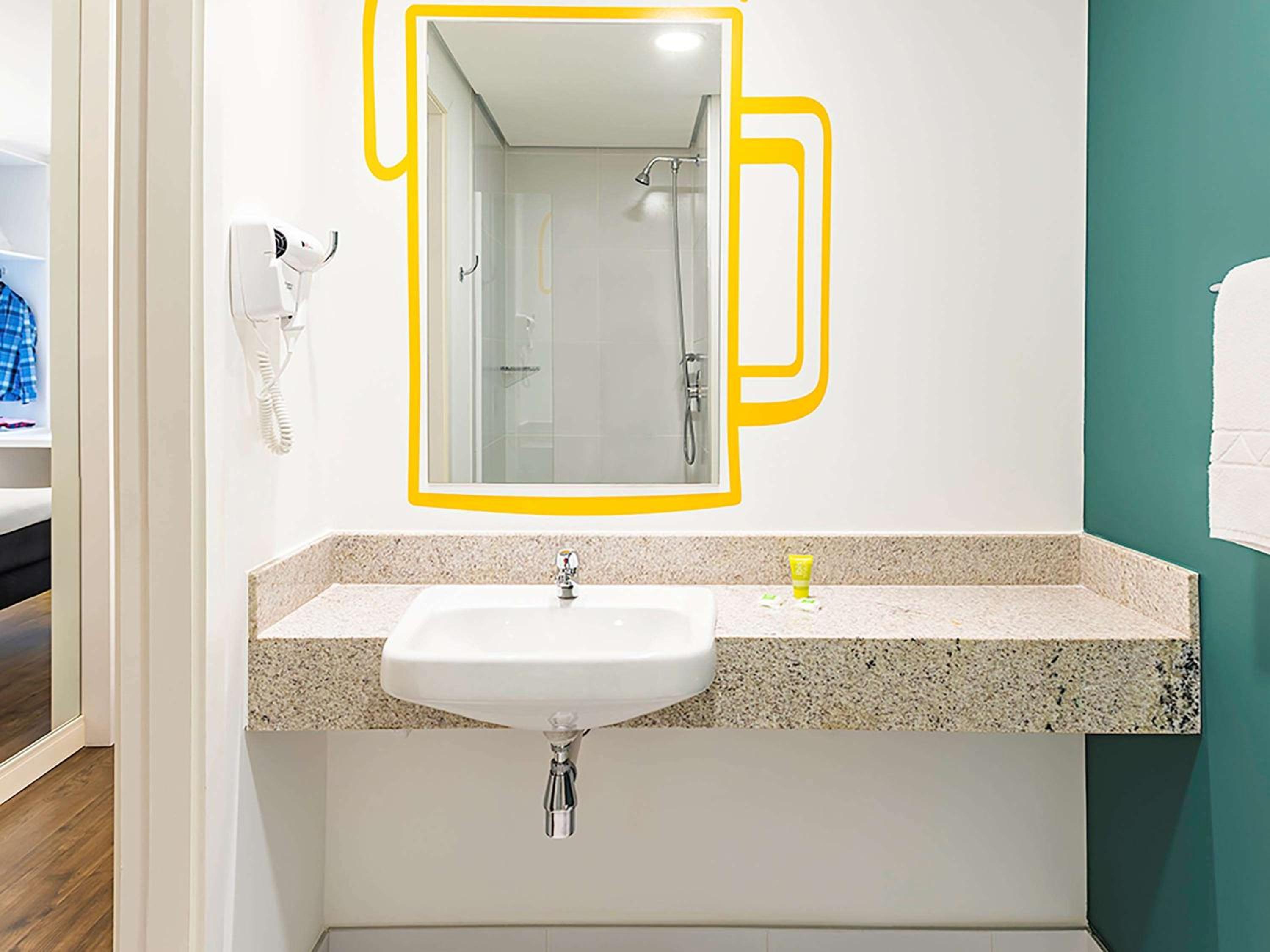 Double Room - Disability Access photo 3