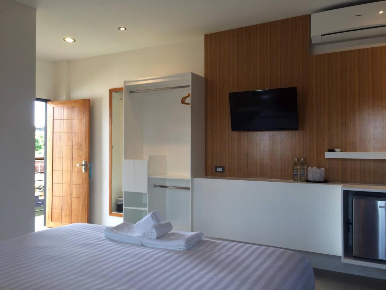 Standard Double Room - Photo 10