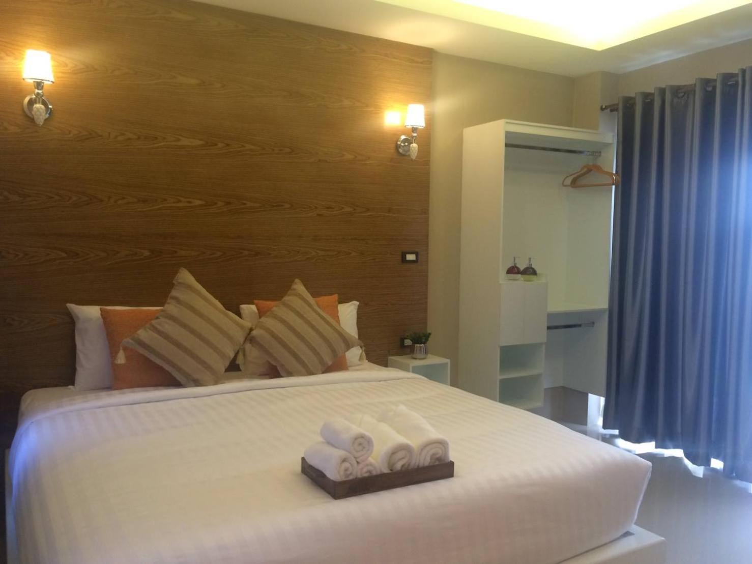 Standard Double Room - Photo 12