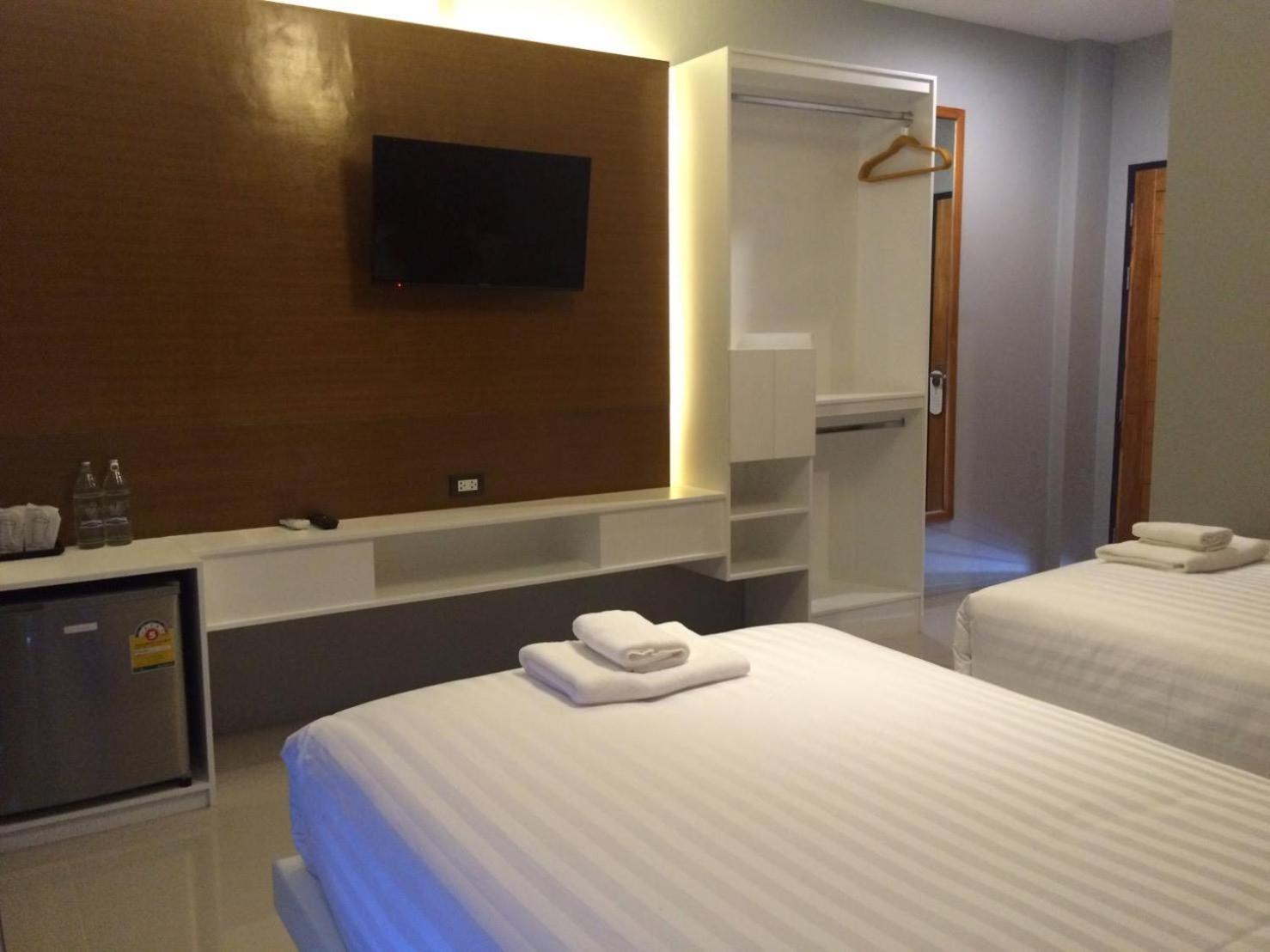 Standard Twin Room - Photo 6