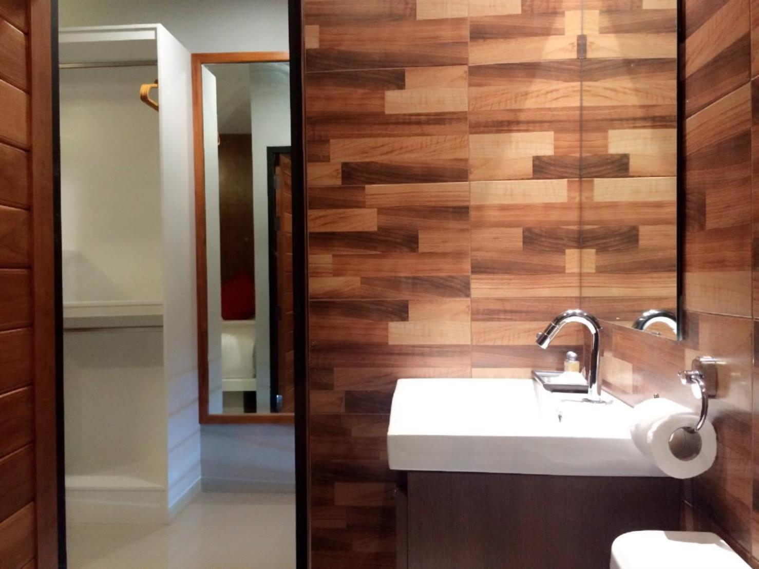 Standard Twin Room - Photo 4