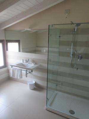 Deluxe Suite - Photo 2