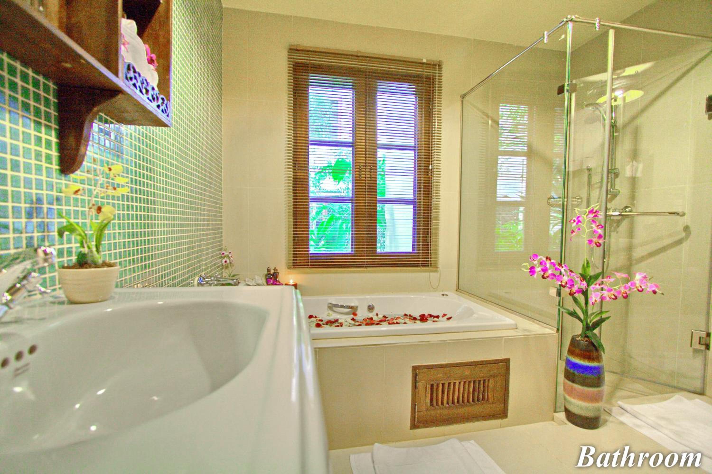Family Suite (3 Adults) - Photo 7