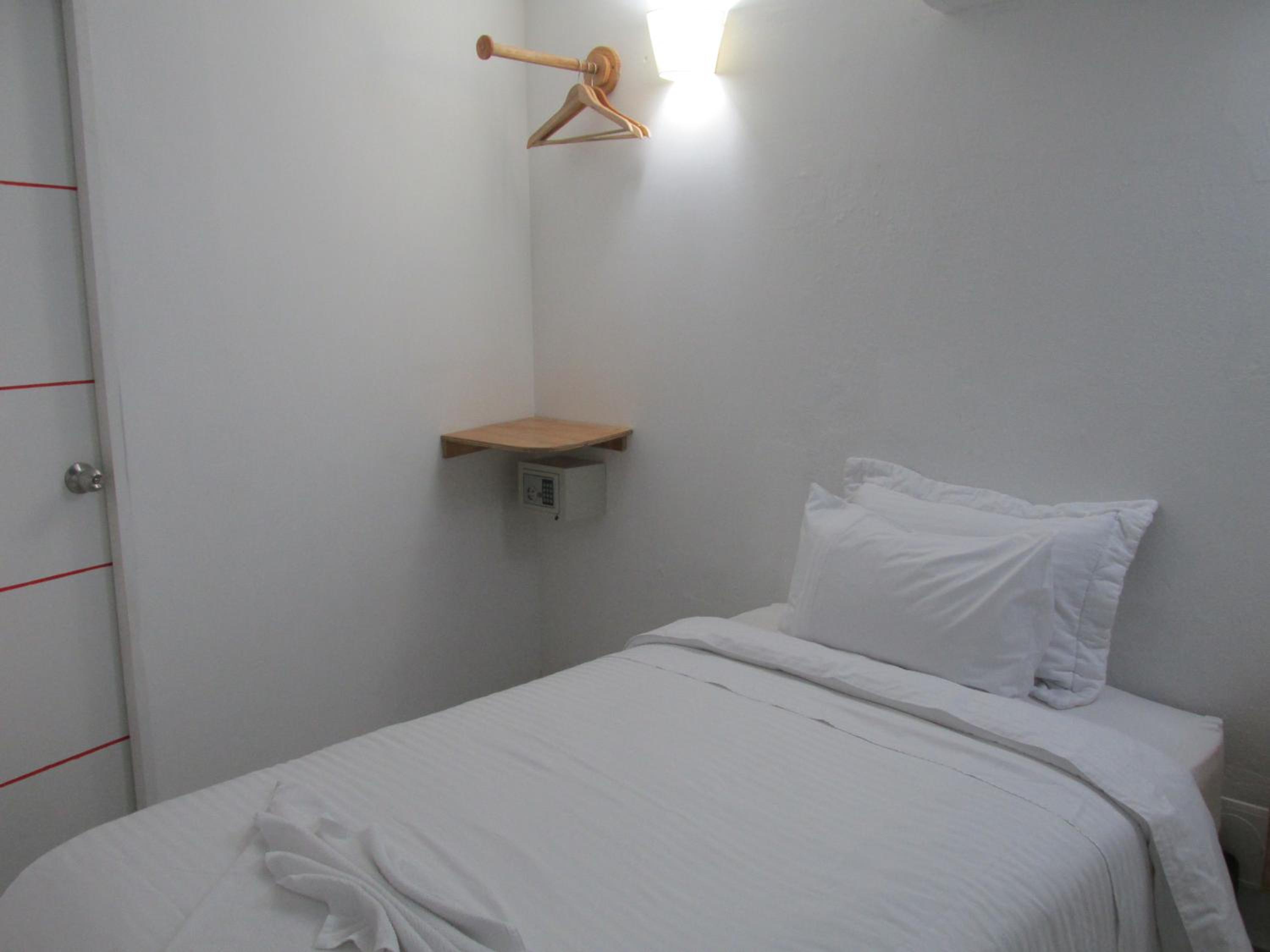 Single Room photo 2