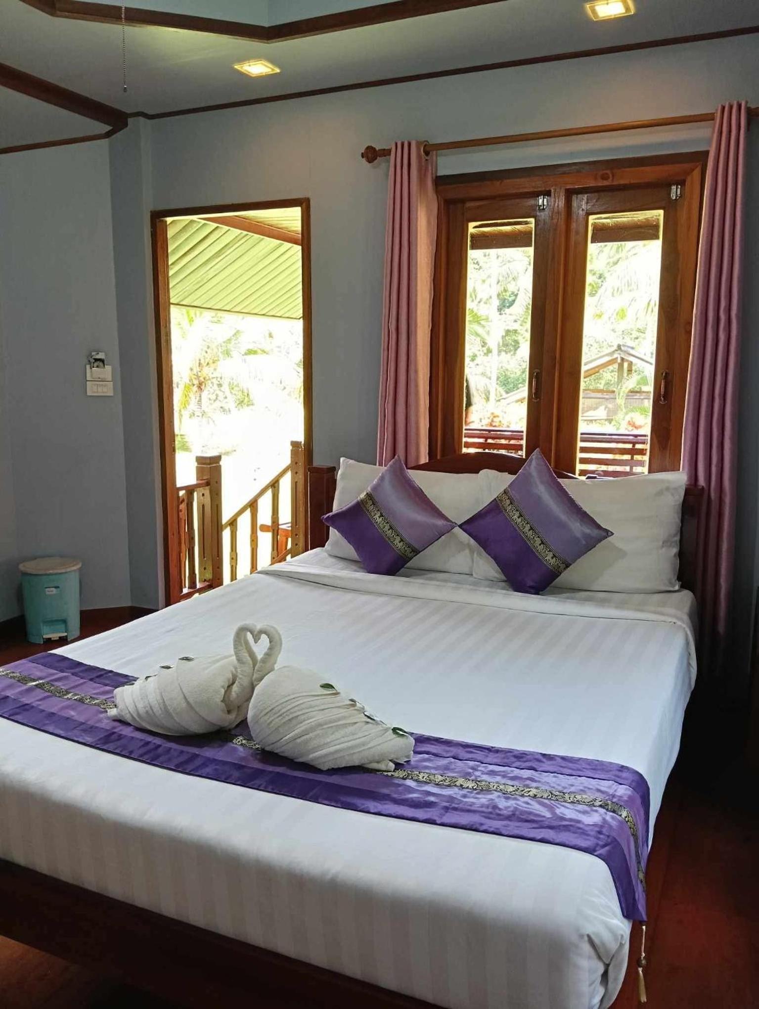 Bungalow with Garden View photo 2