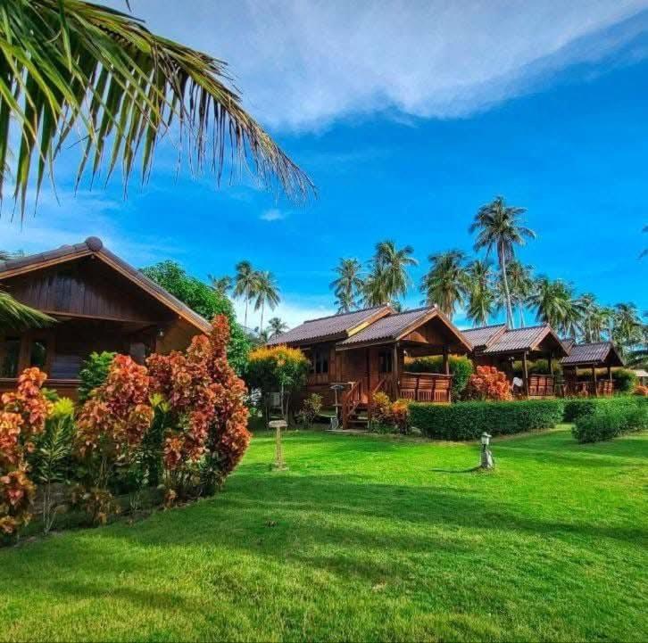 Bungalow with Garden View