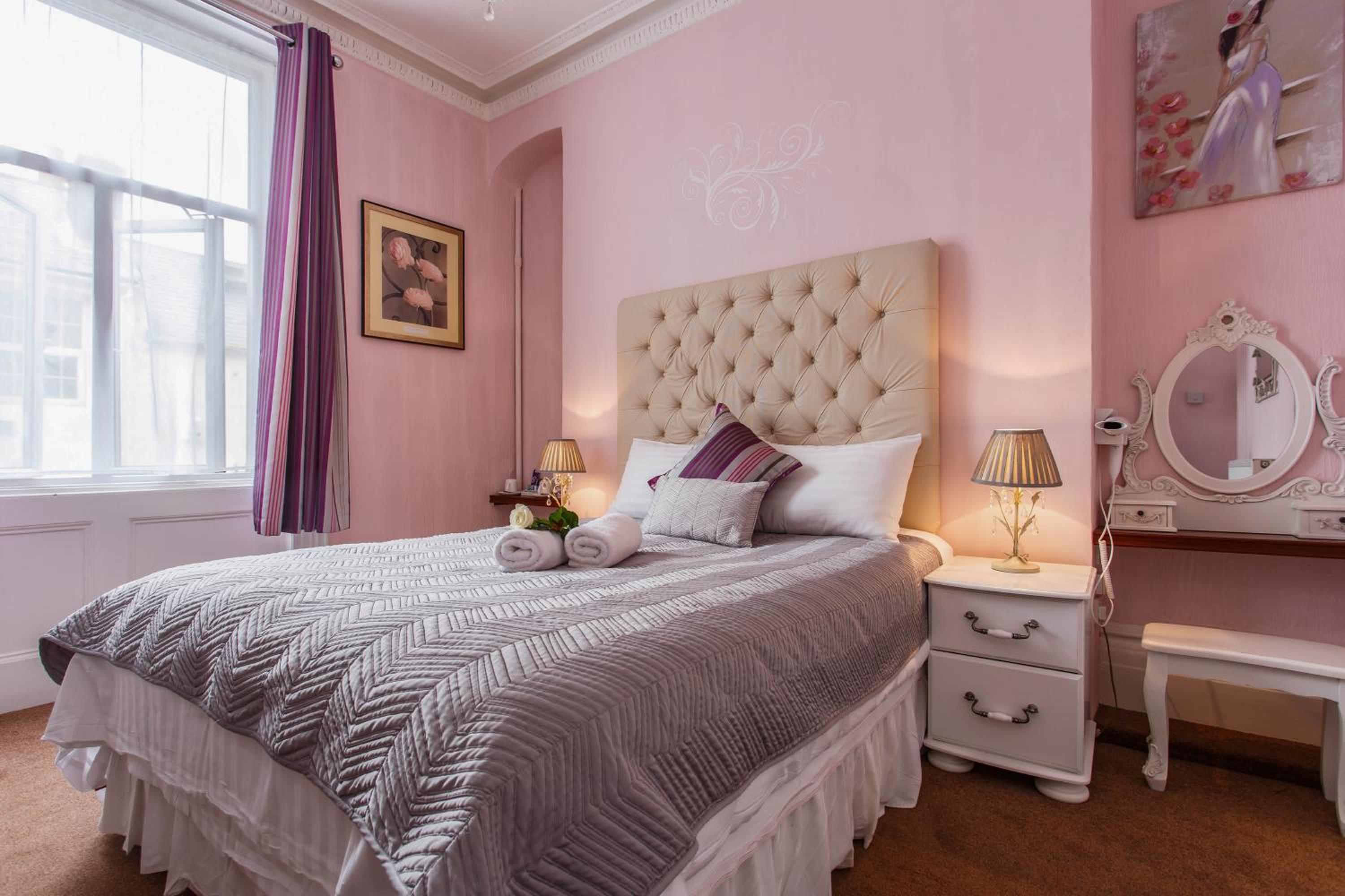 King Room - Blush & Gray photo 2