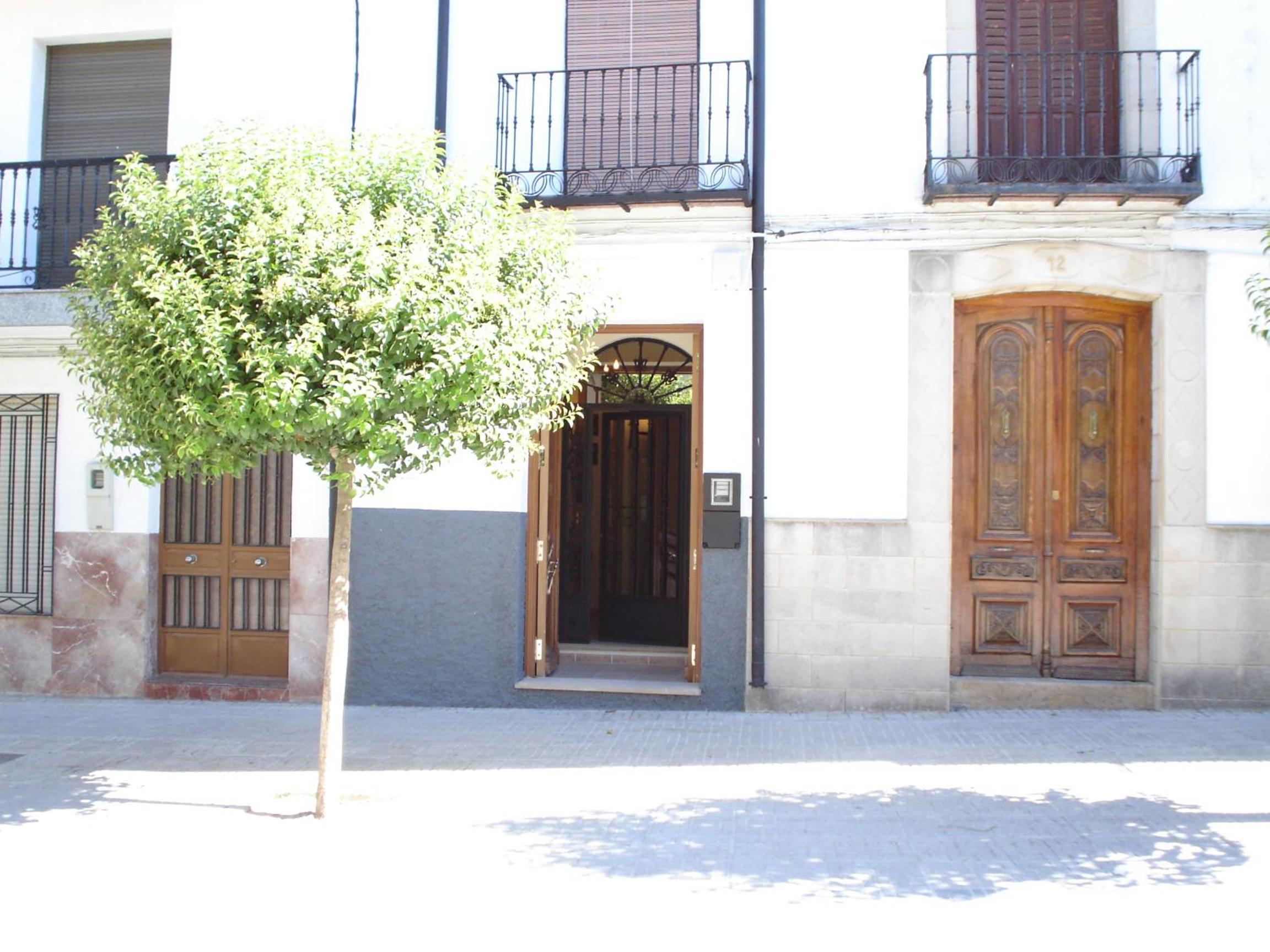 Four-Bedroom House - Photo 2