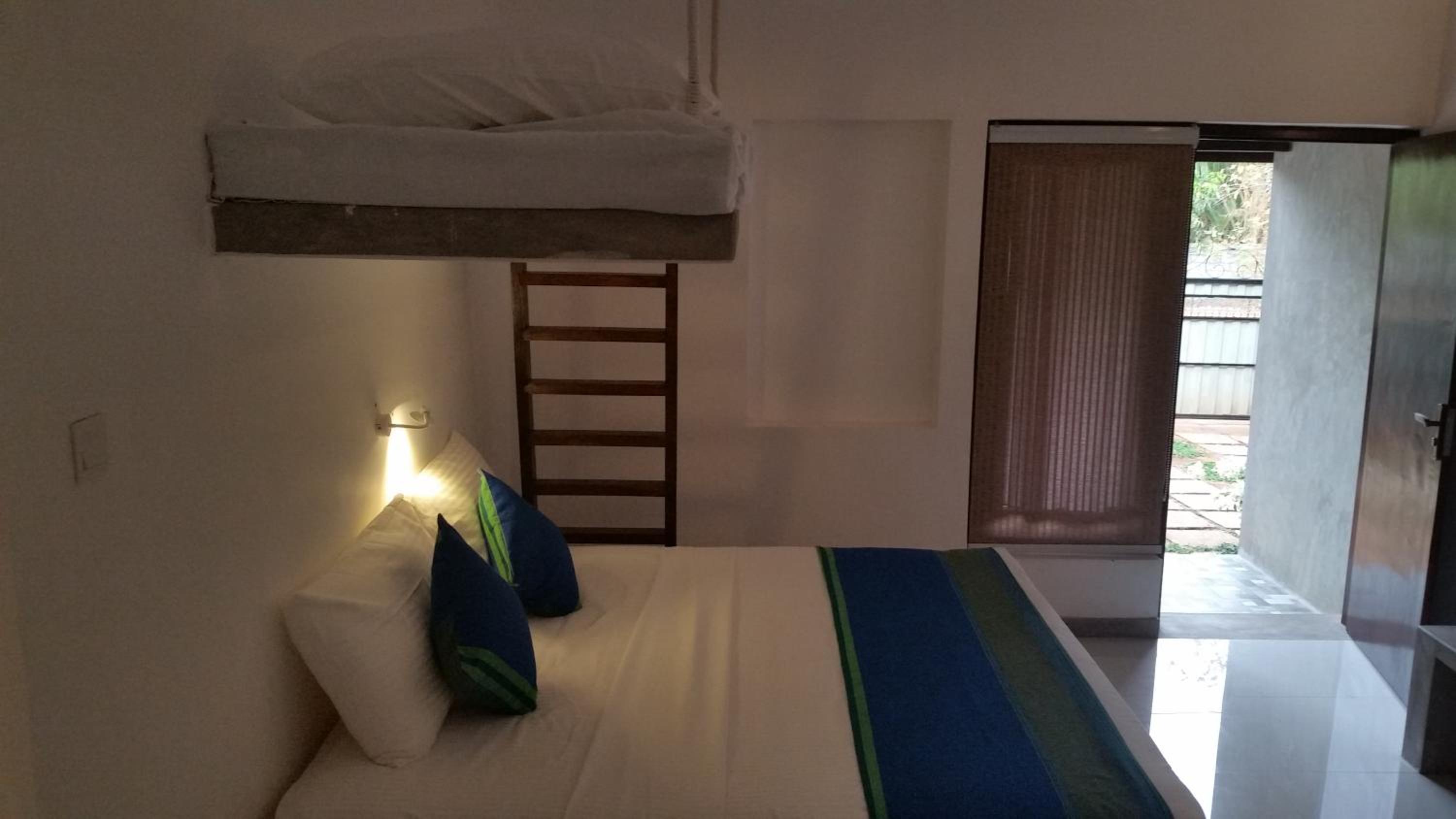 Deluxe Triple Room photo 2