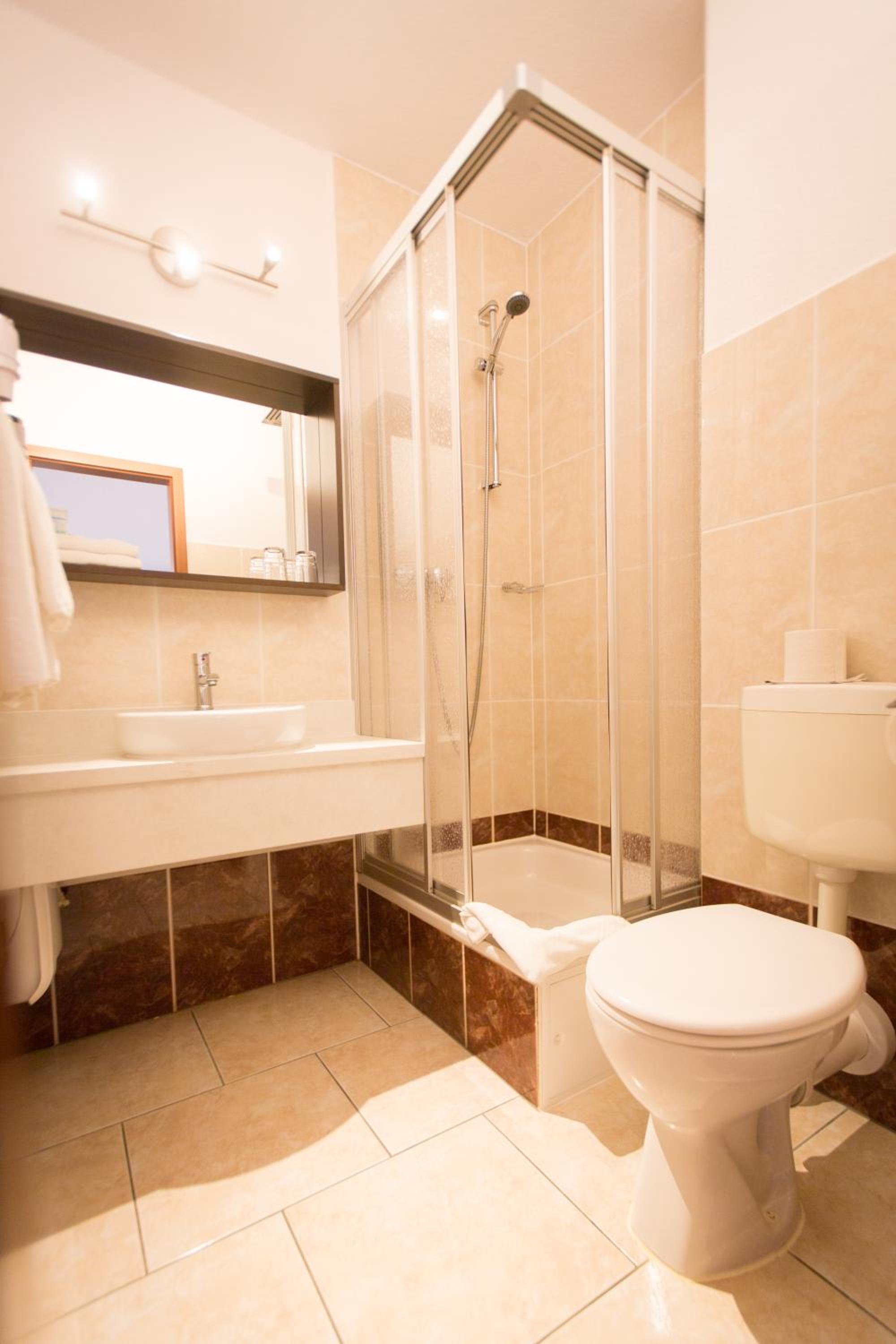 Double Room - Photo 5