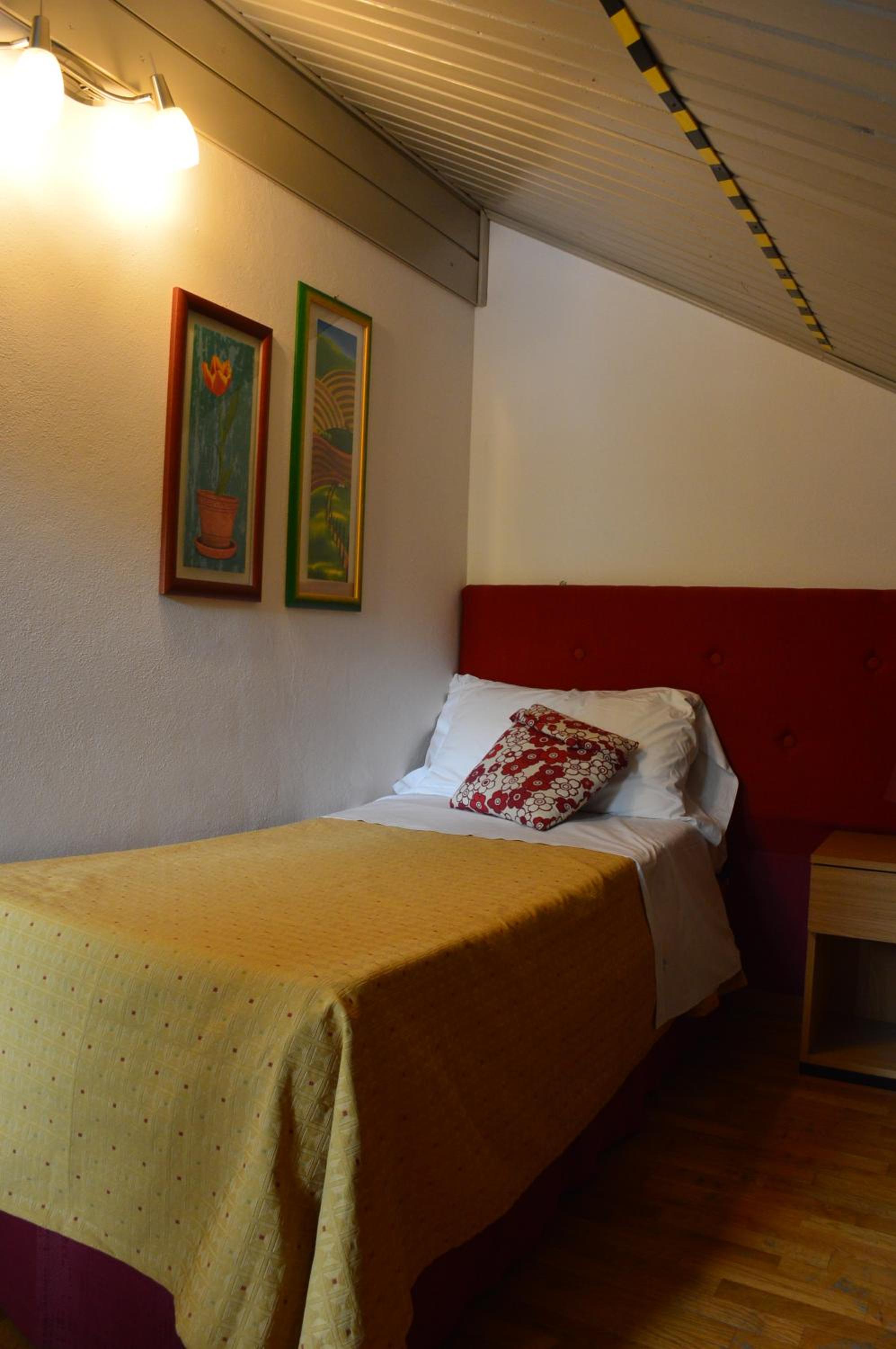 Basic Triple Room