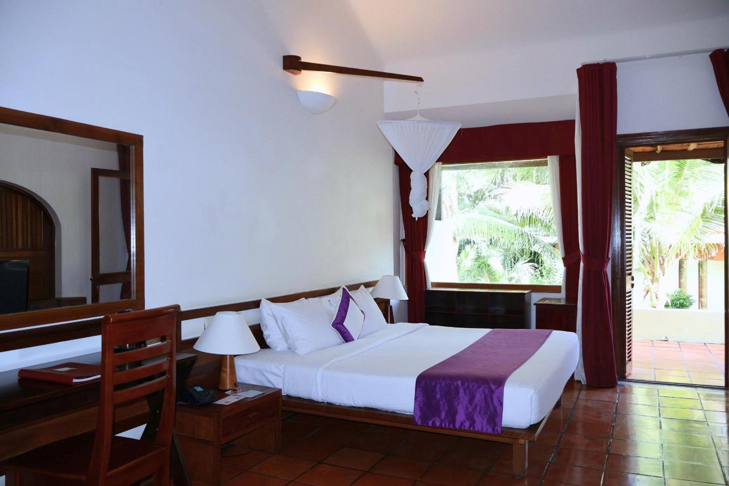 Deluxe Bungalow with Garden View - Photo 1