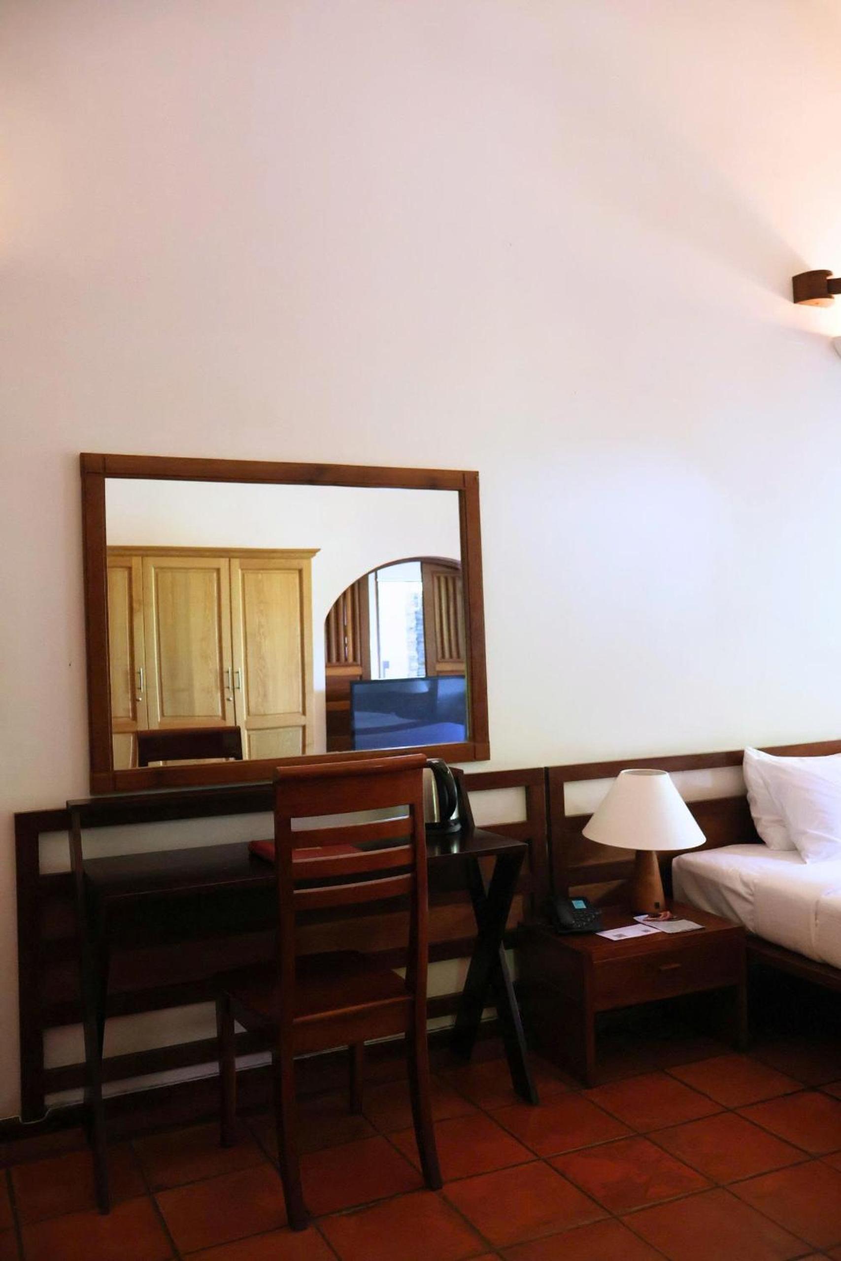 Deluxe Bungalow with Garden View - Photo 2