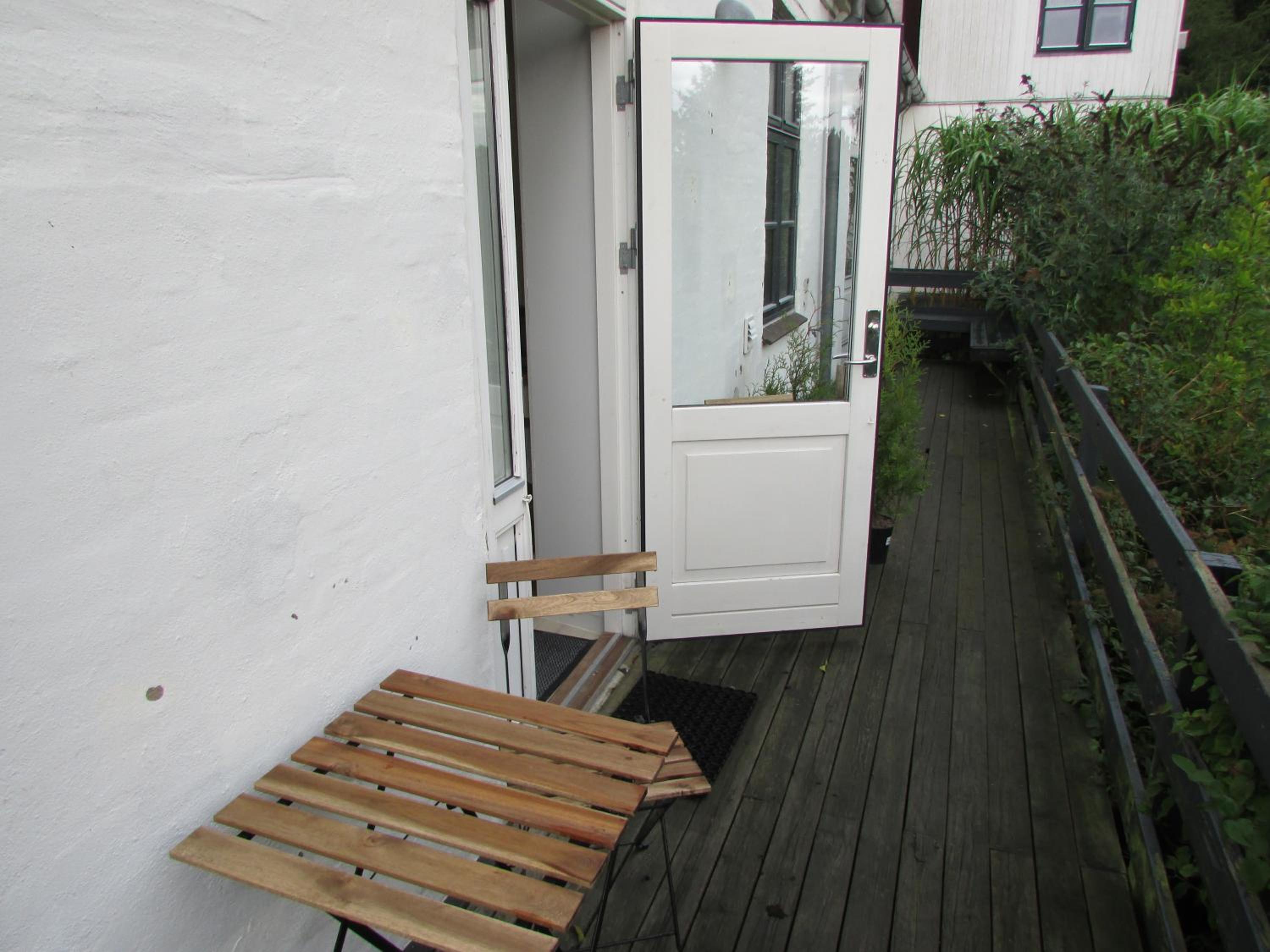 Two Rooms With Private Bathroom photo 2
