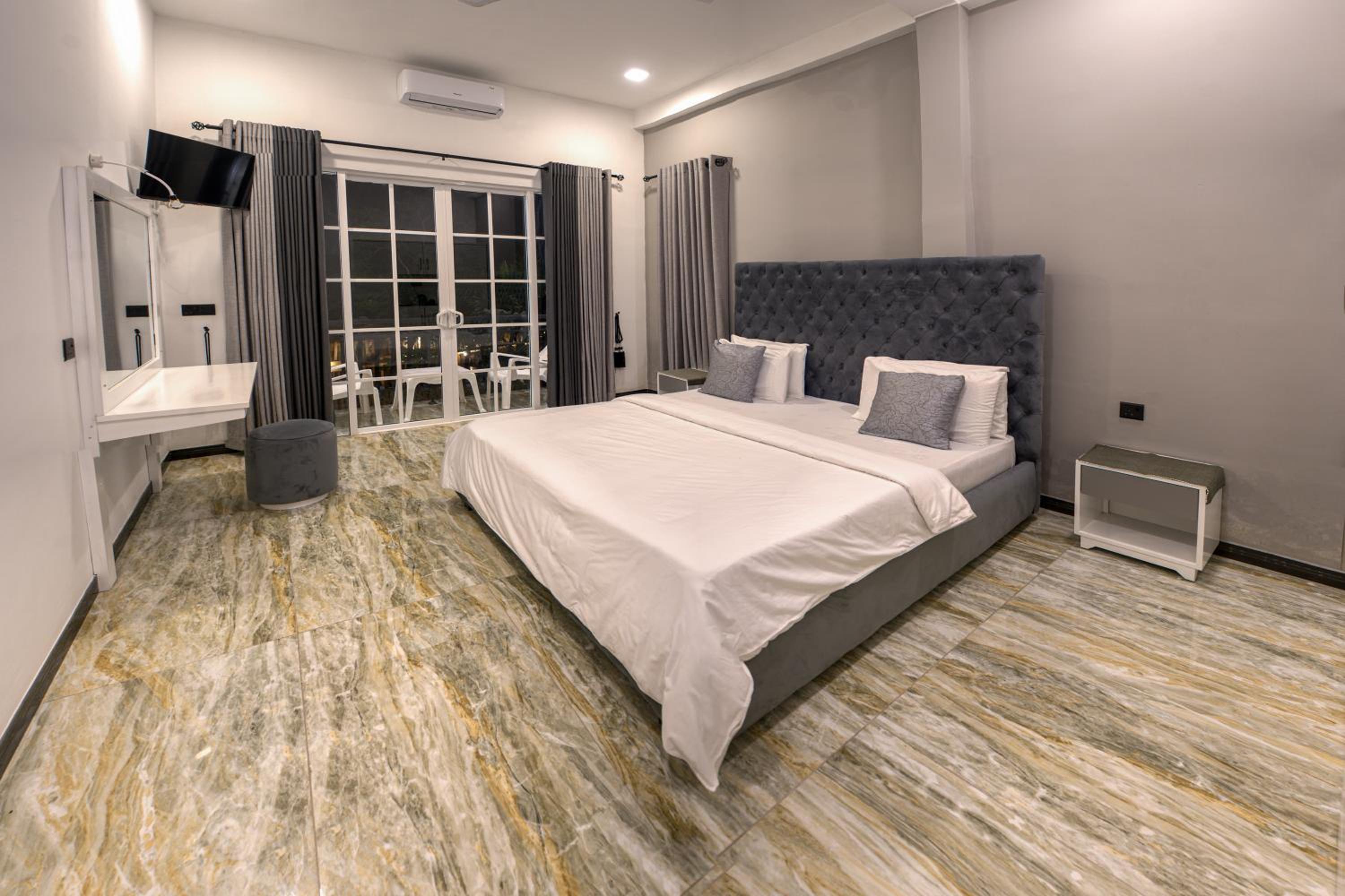King Room with Balcony photo 3