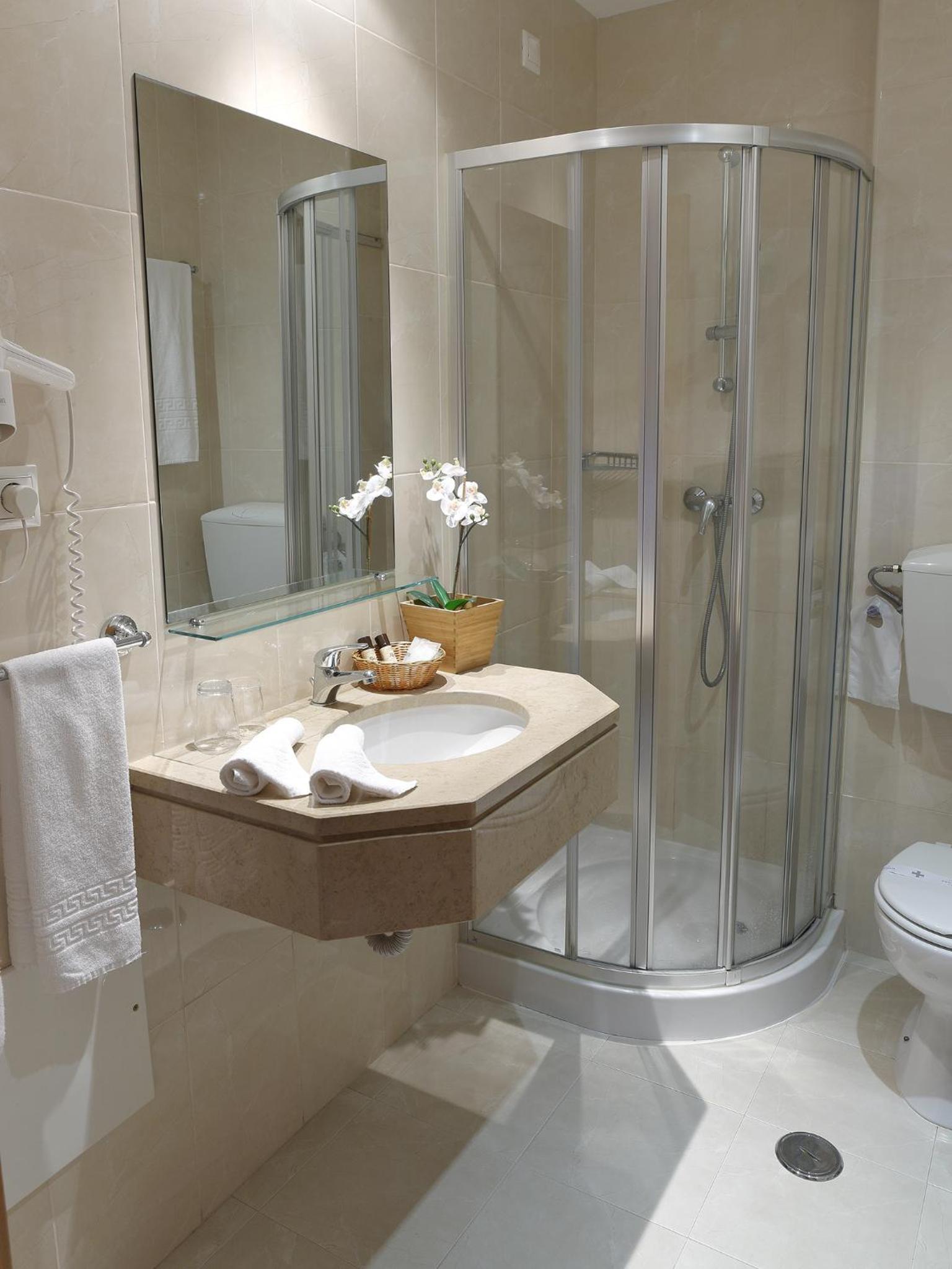 Twin Room - Photo 2