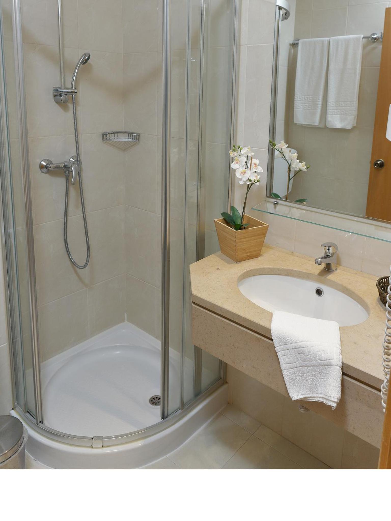 Double Room - Photo 5