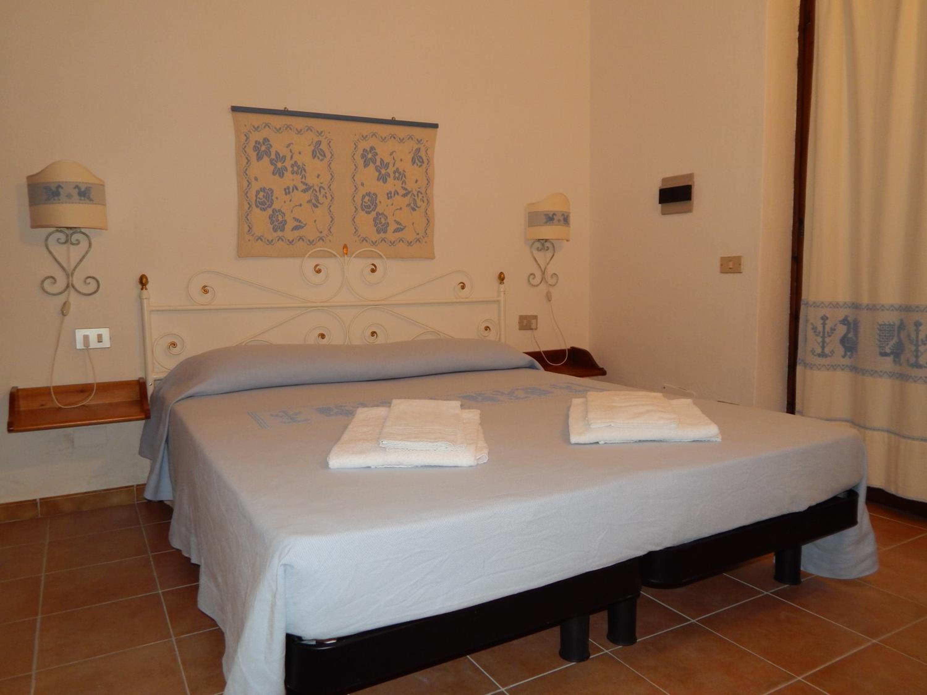 Two-Bedroom Apartment (5 Adults) photo 2