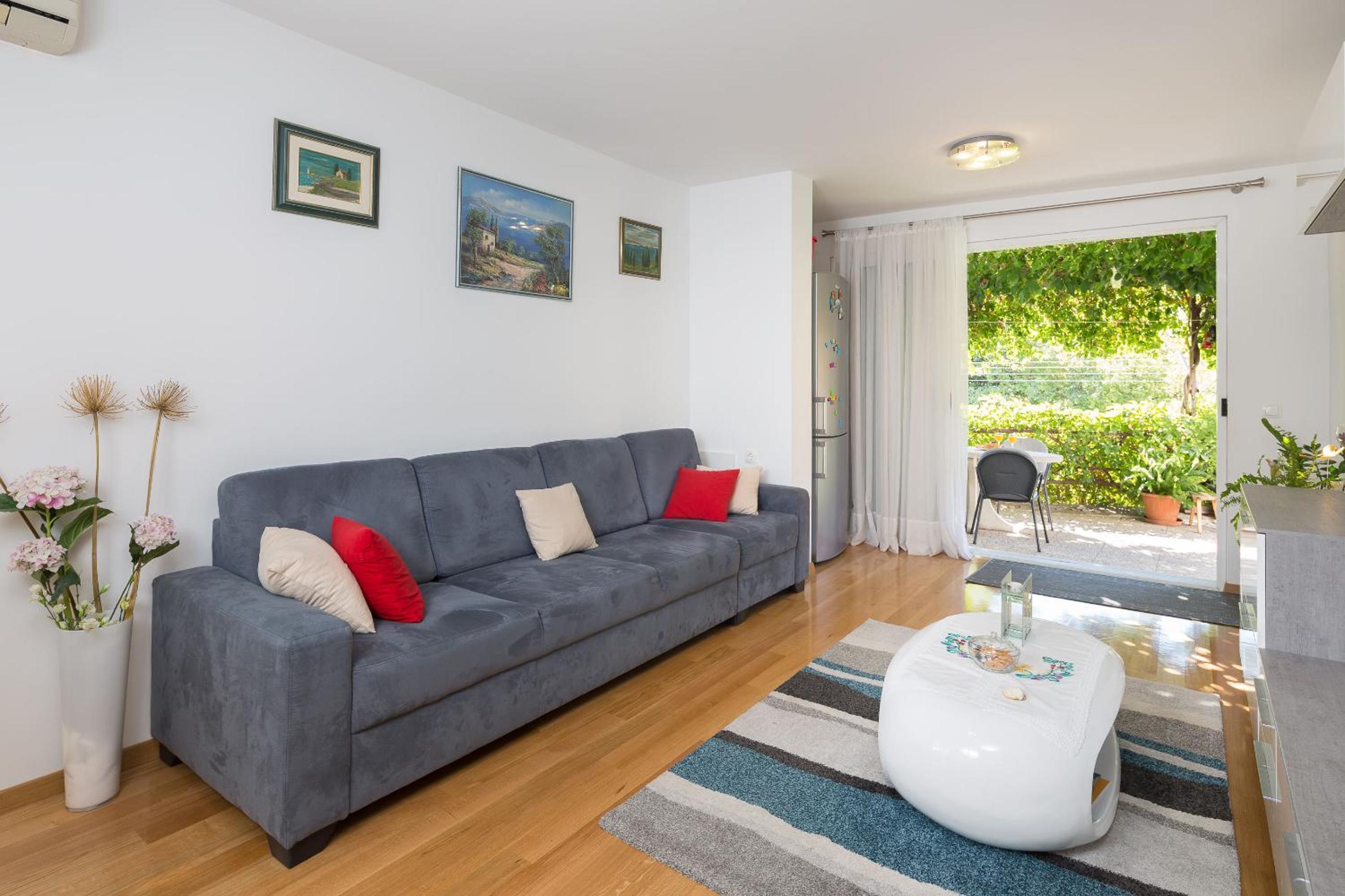Apartment with Garden View