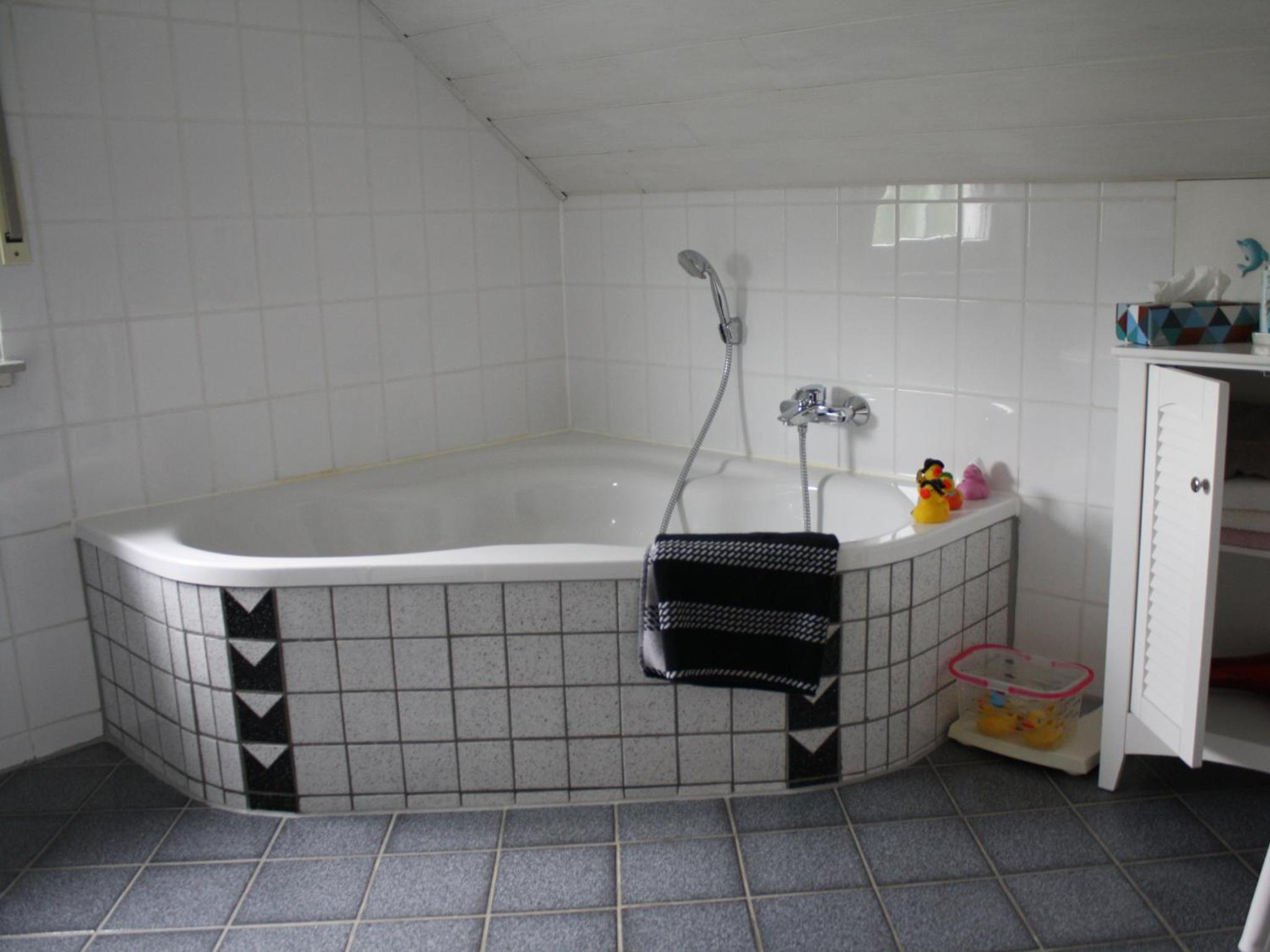 Apartment with Balcony - Photo 21