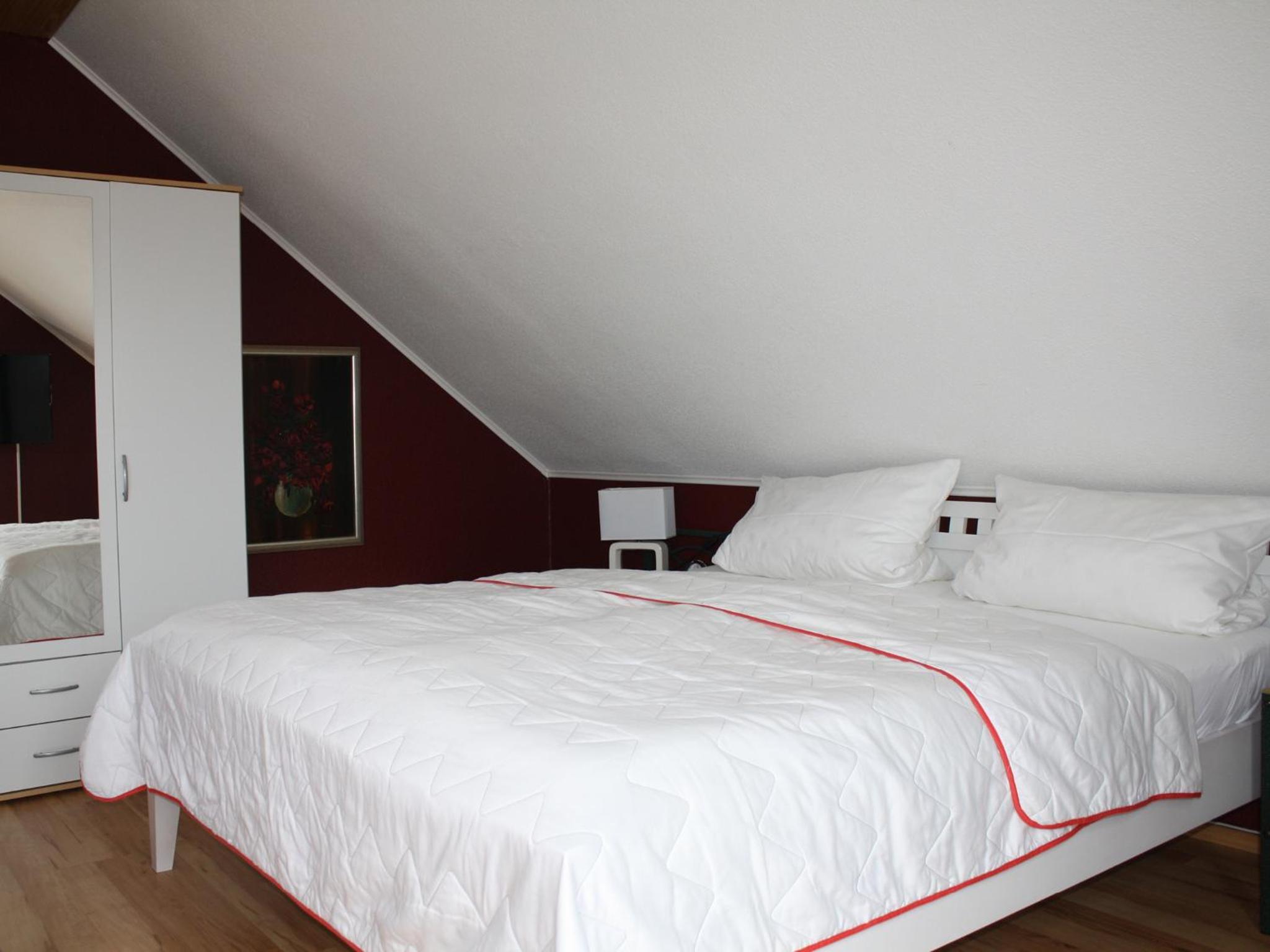 Apartment with Balcony - Photo 18