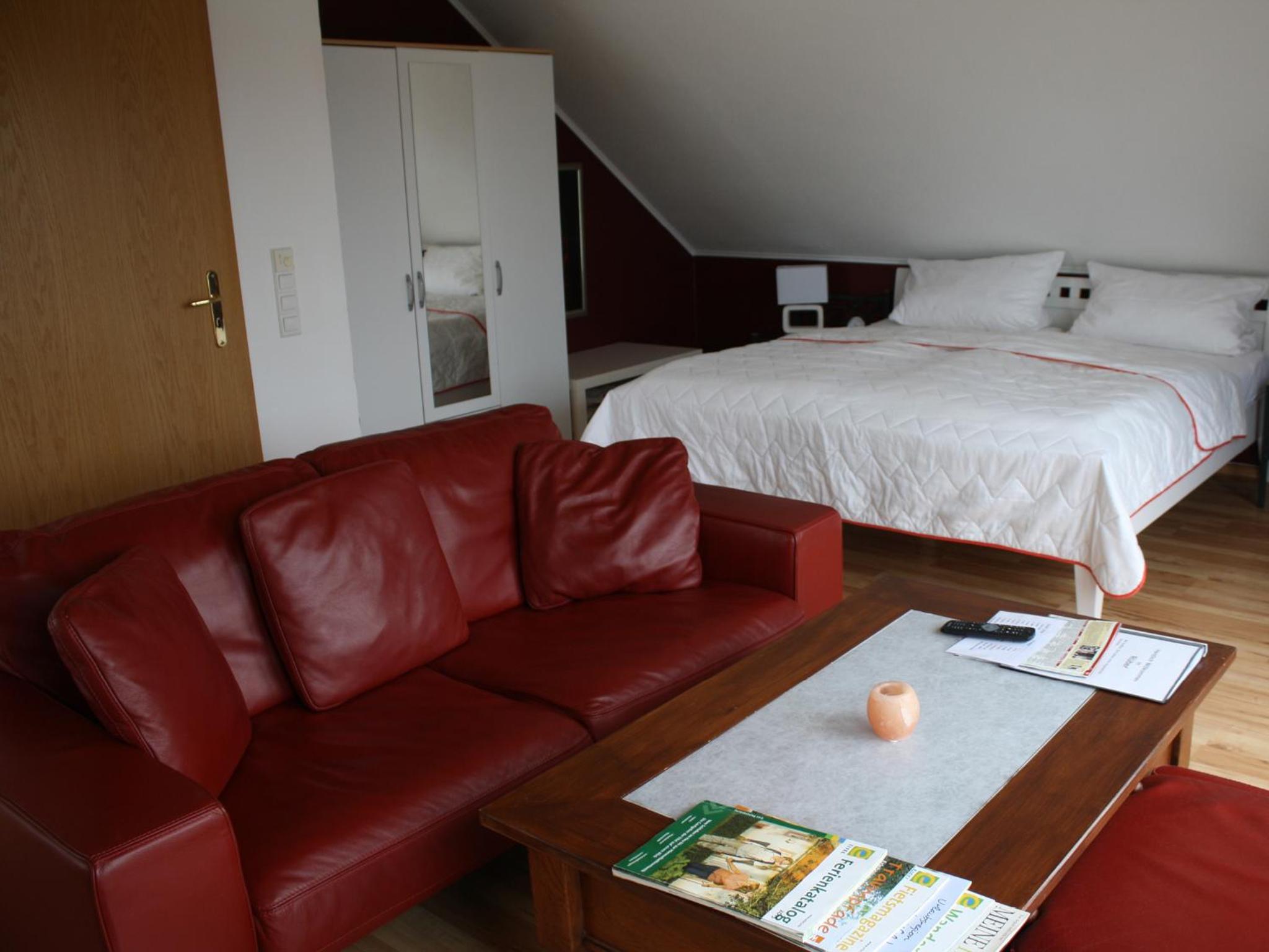 Apartment with Balcony - Photo 16
