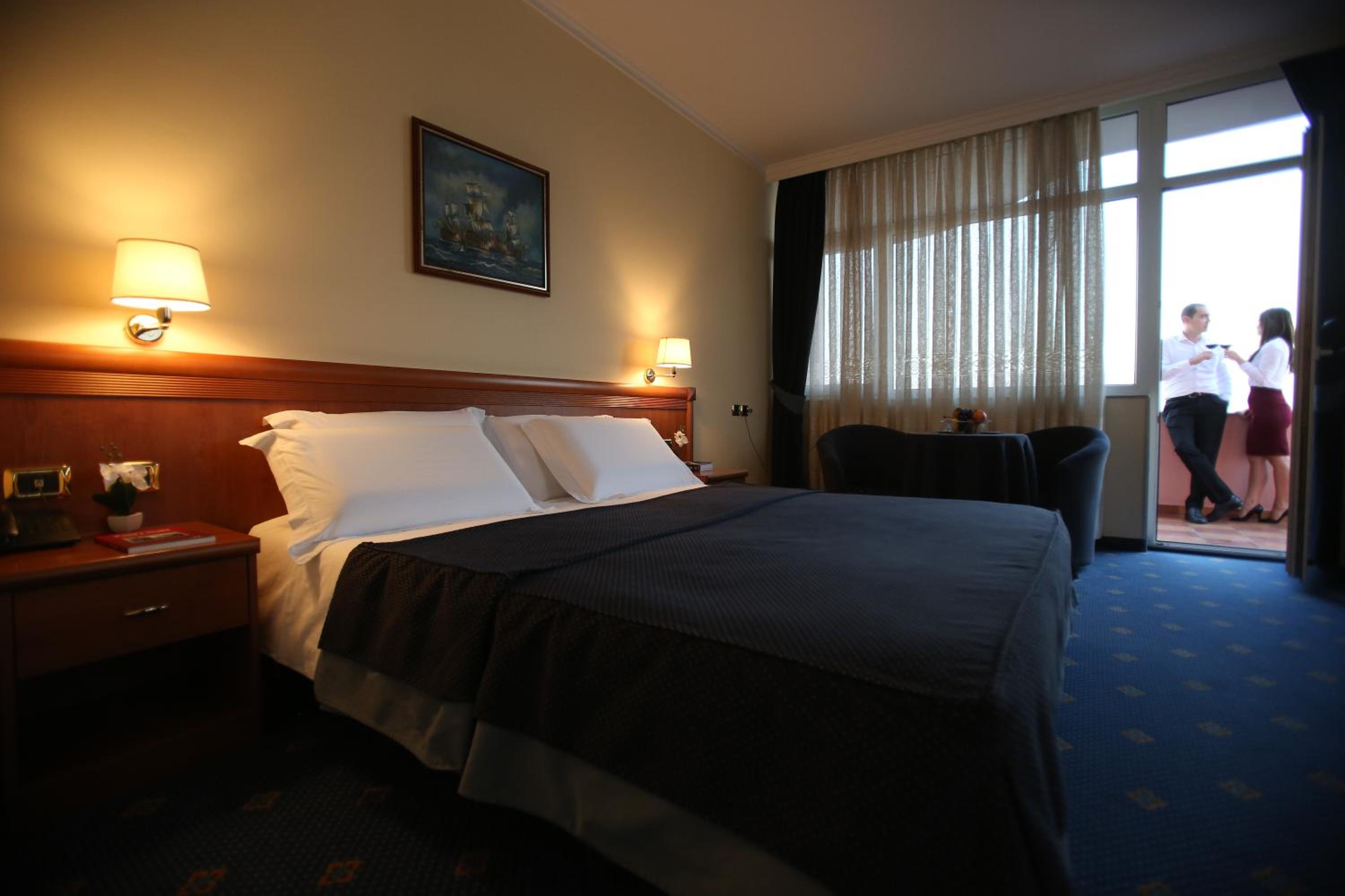 Suite with Balcony photo 3