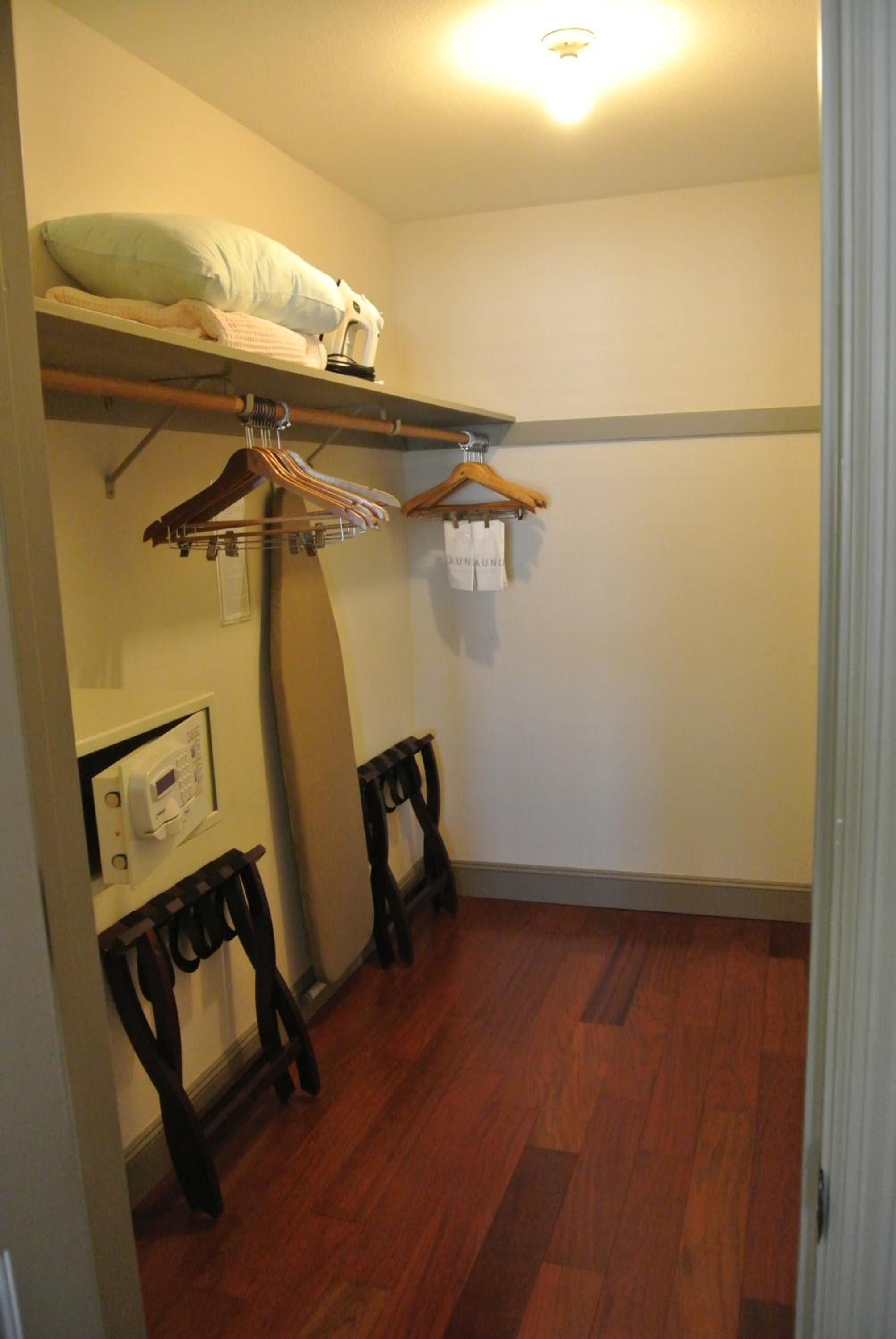 One-Bedroom Suite with Two Double Beds
