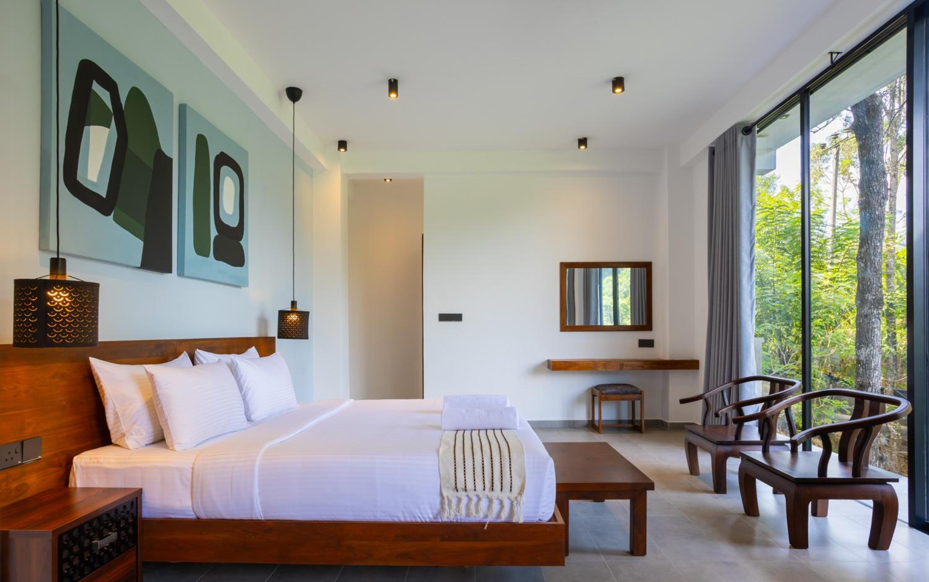 Deluxe King Room