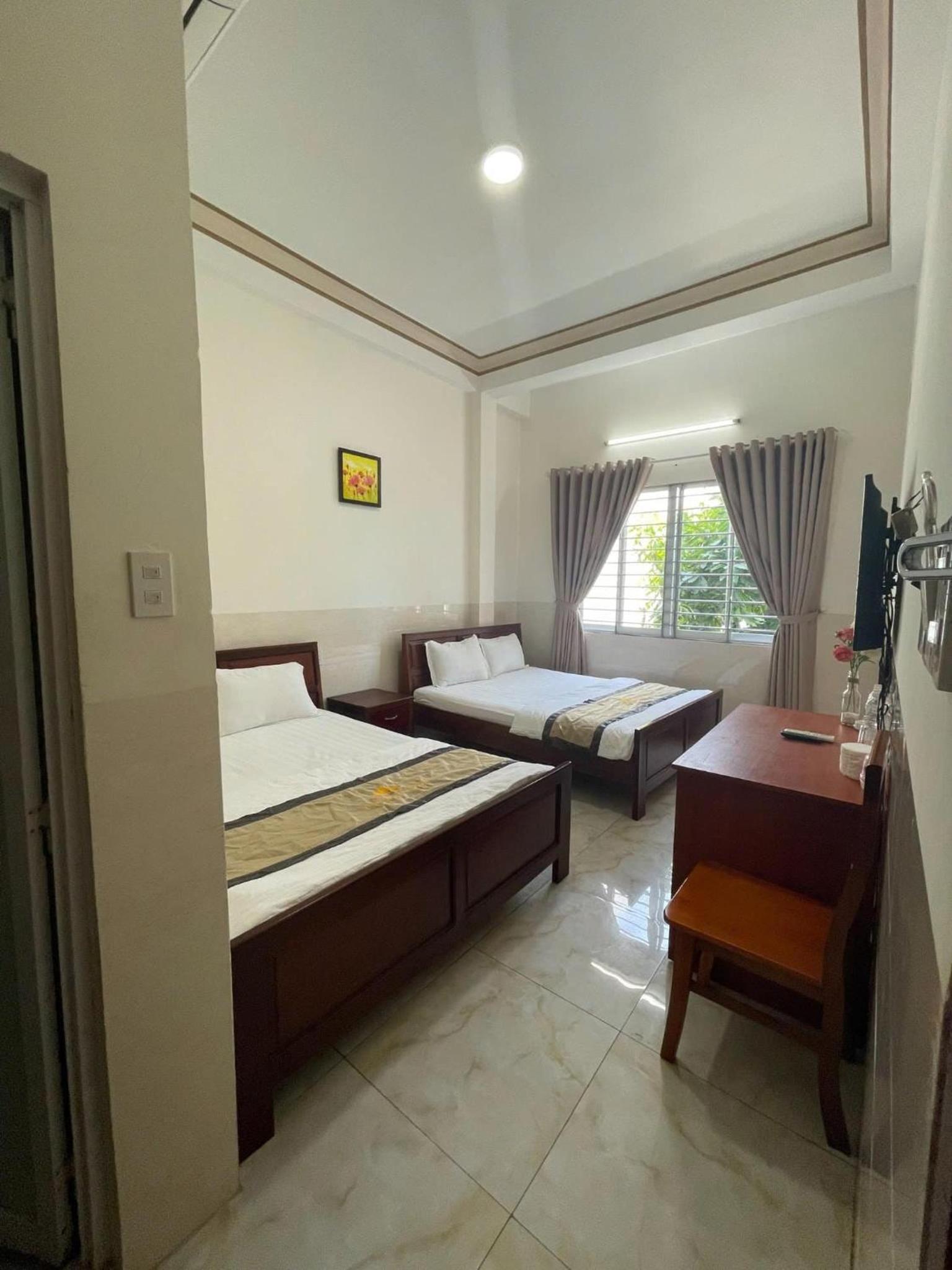 Deluxe Room (2 Adults + 1 Child)