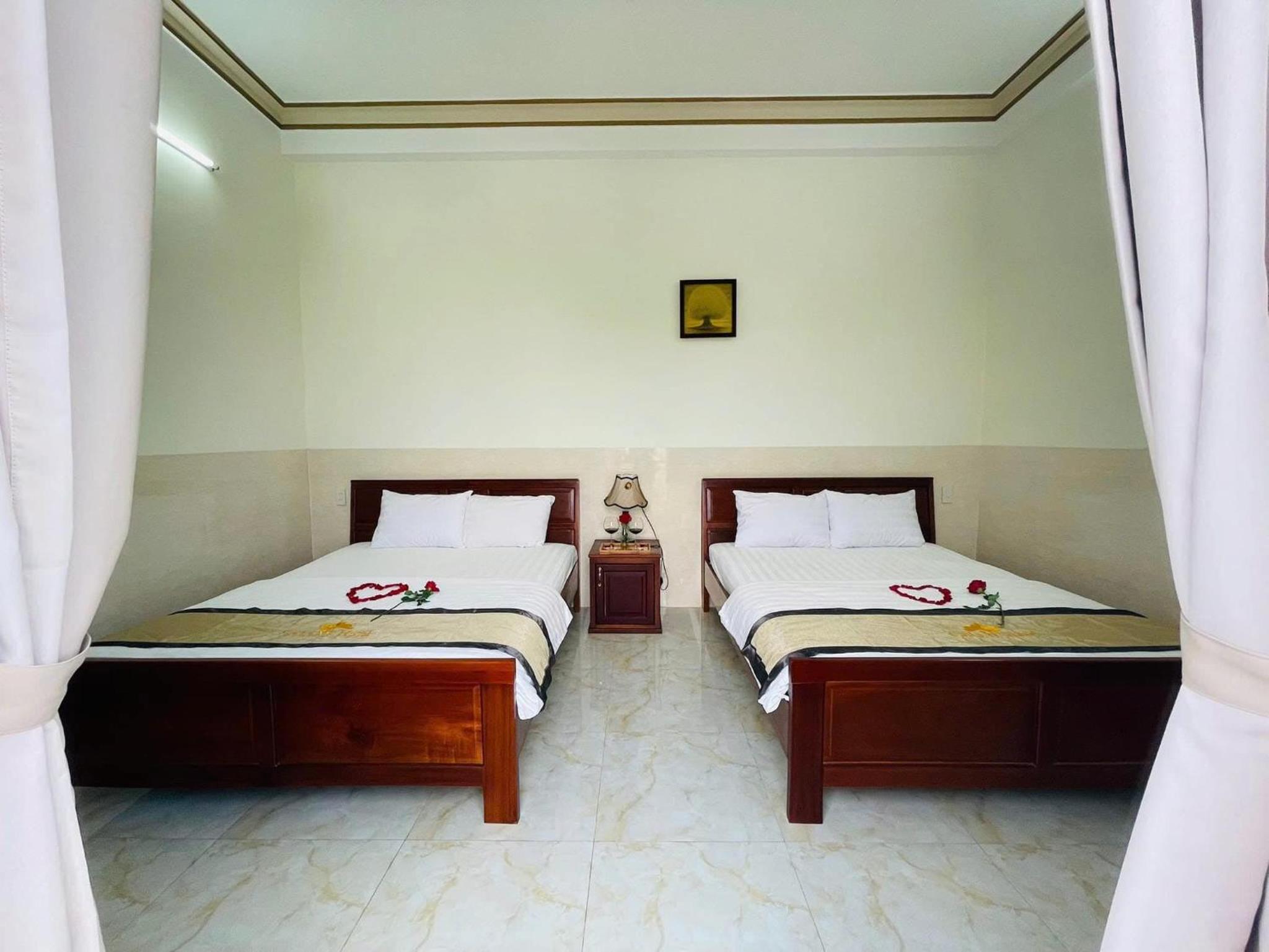 Deluxe Room (2 Adults + 1 Child) photo 3
