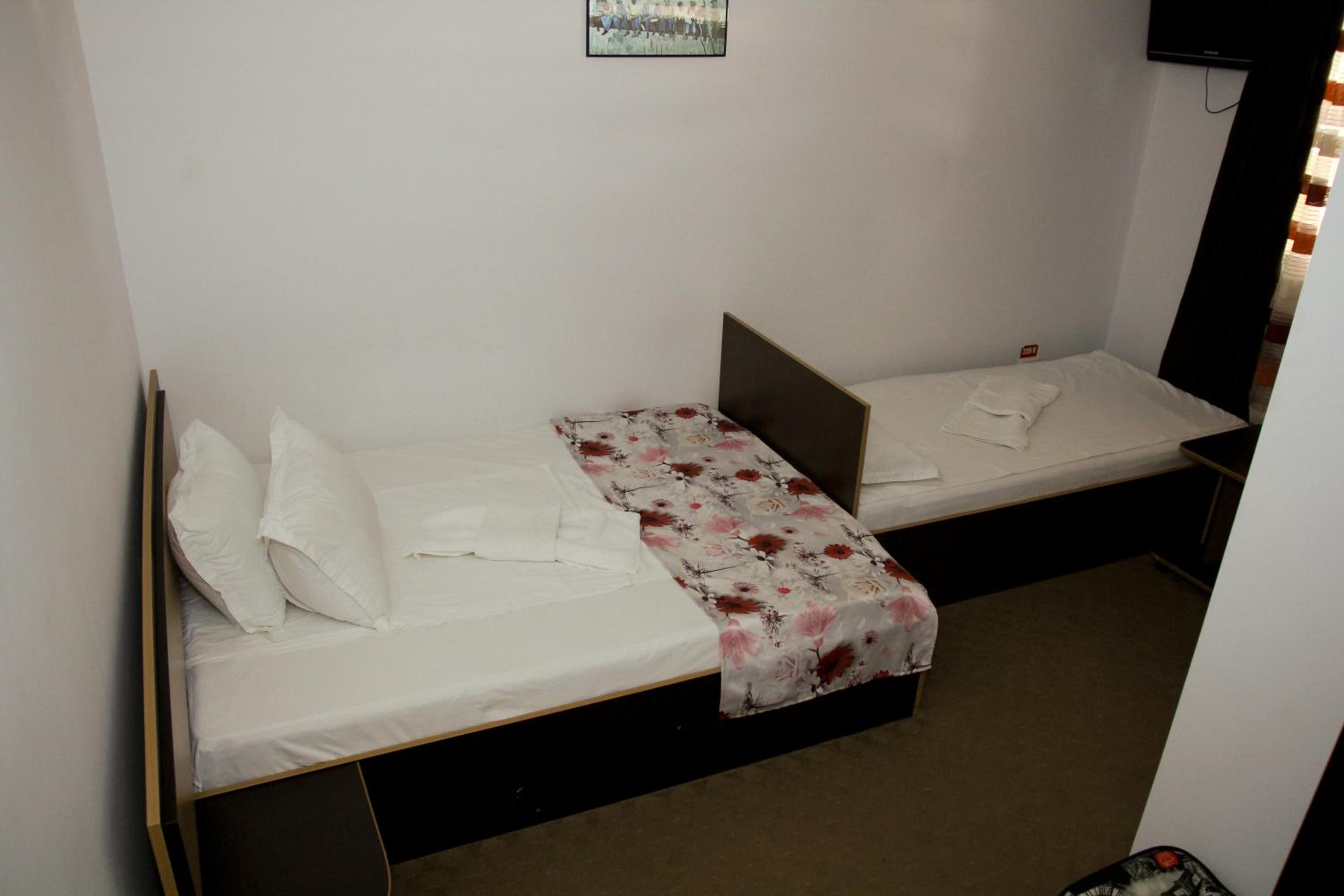 Triple Room with Private Bathroom photo 3