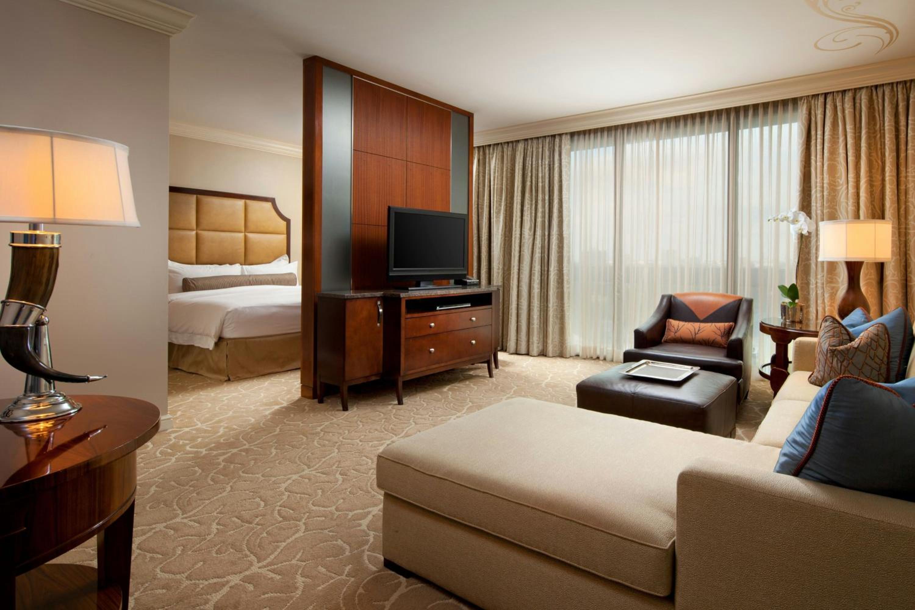 Junior King Suite - Photo 1