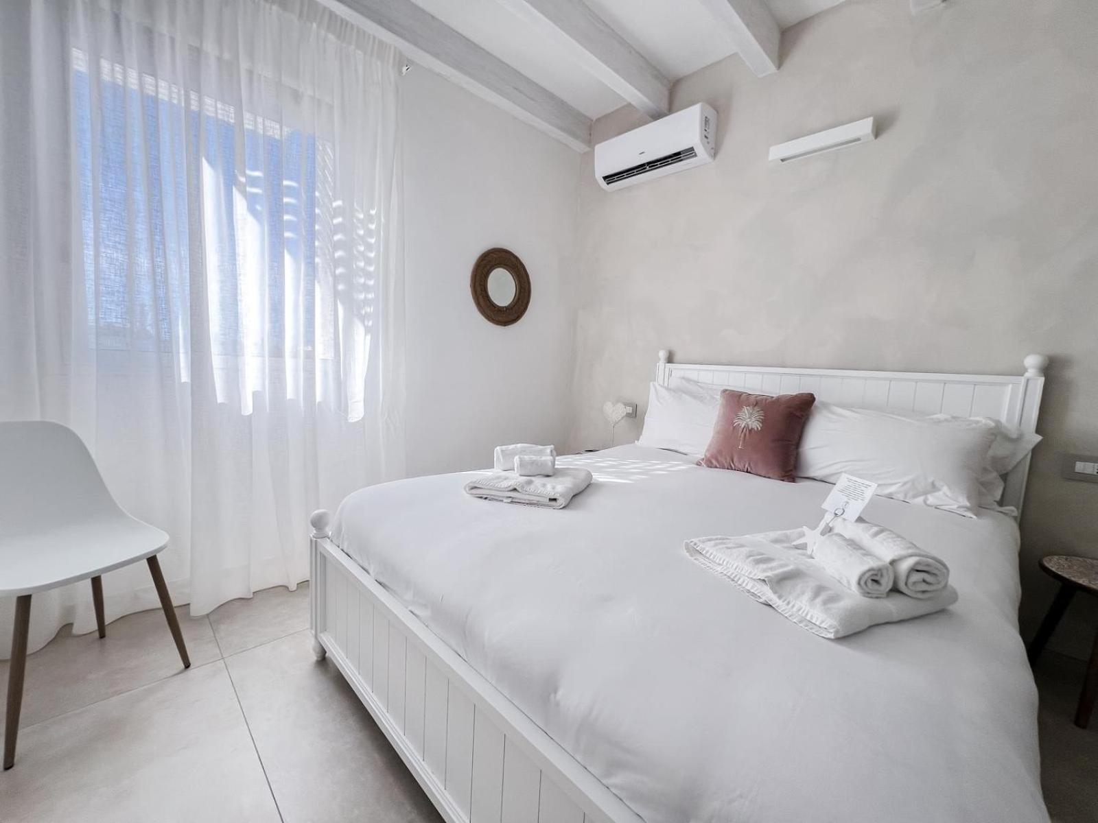 Two-Bedroom Apartment with Terrace and Sea View photo 2