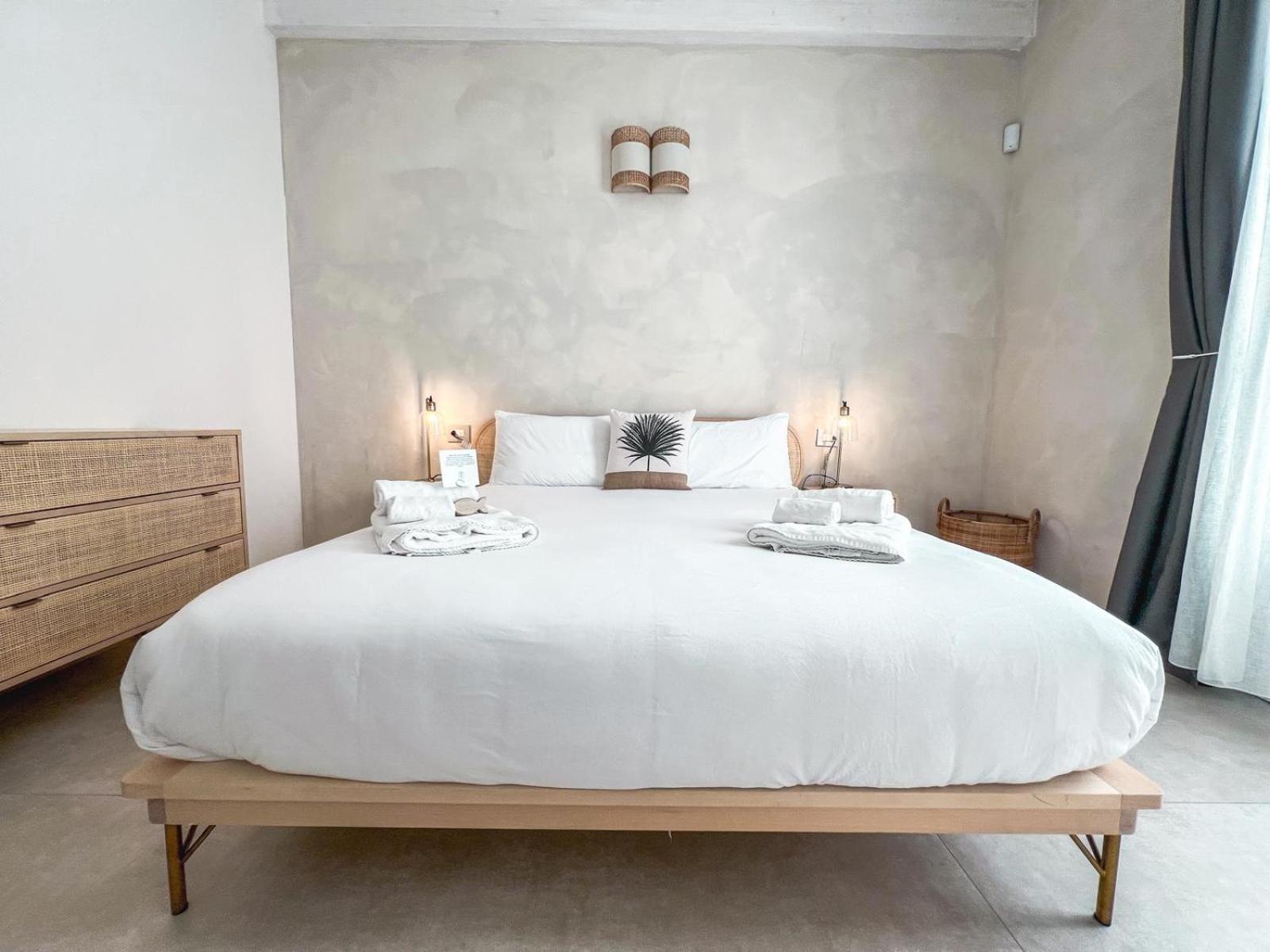 Two-Bedroom Apartment with Terrace and Sea View photo 1