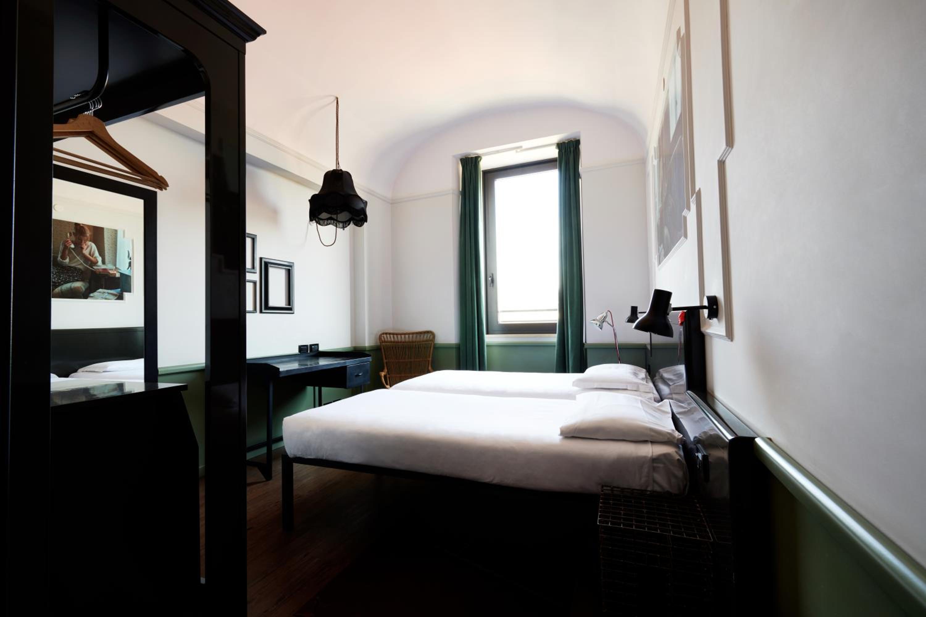 Single Bed in Female Dormitory Room photo 3