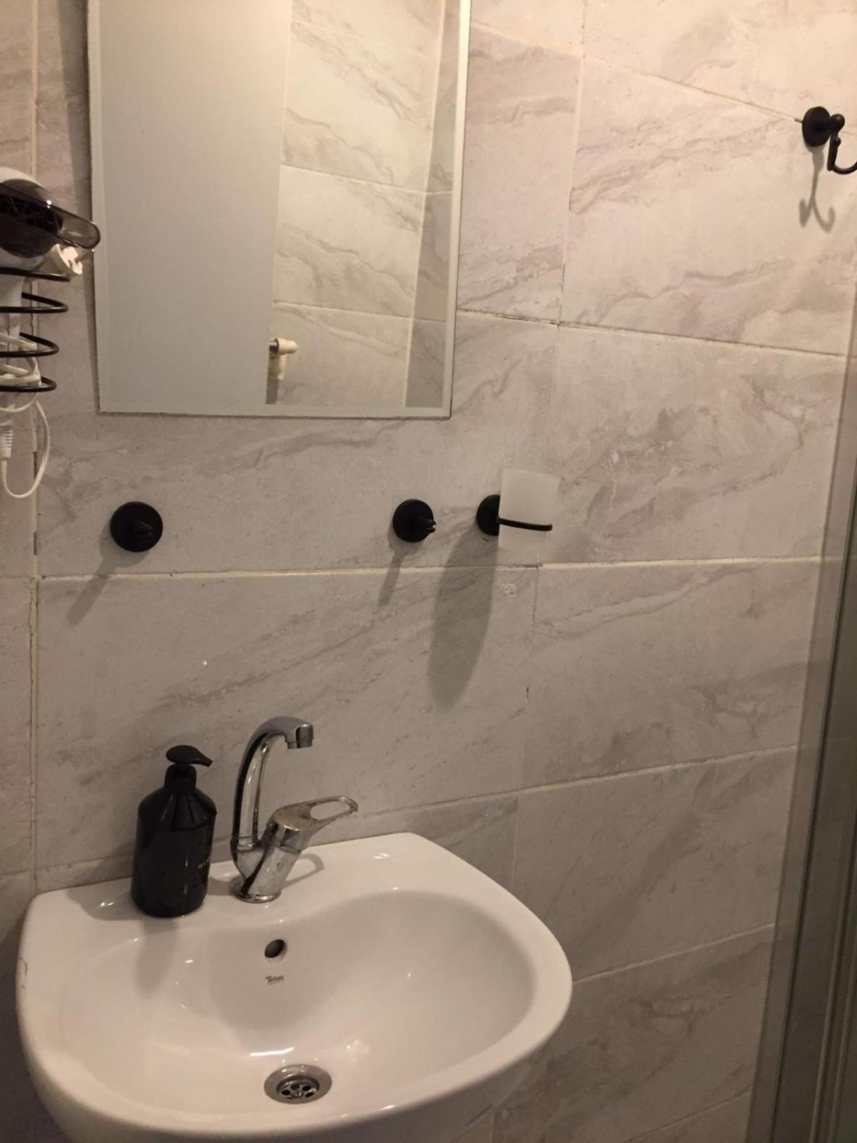 Small Single Room photo 1