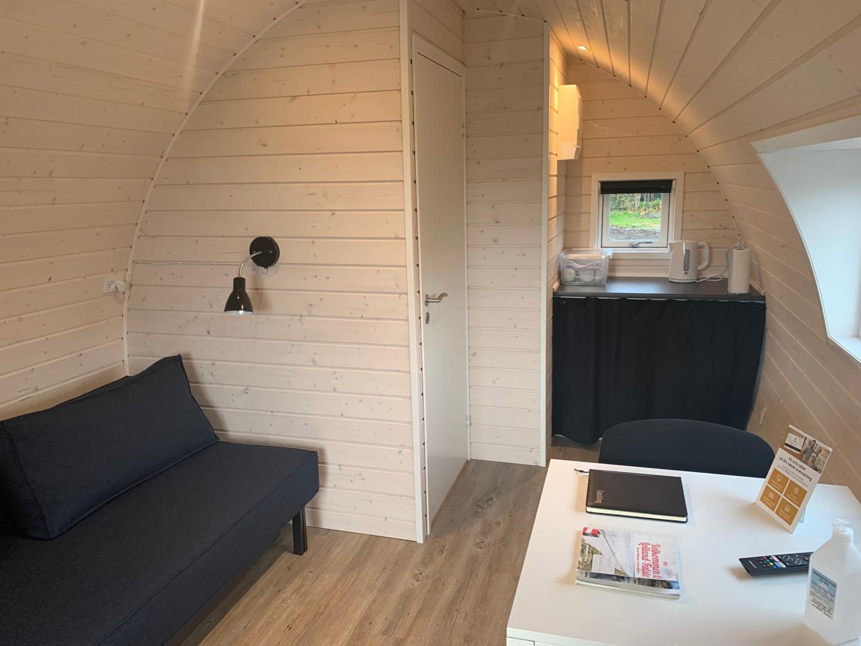 One-Bedroom House photo 1