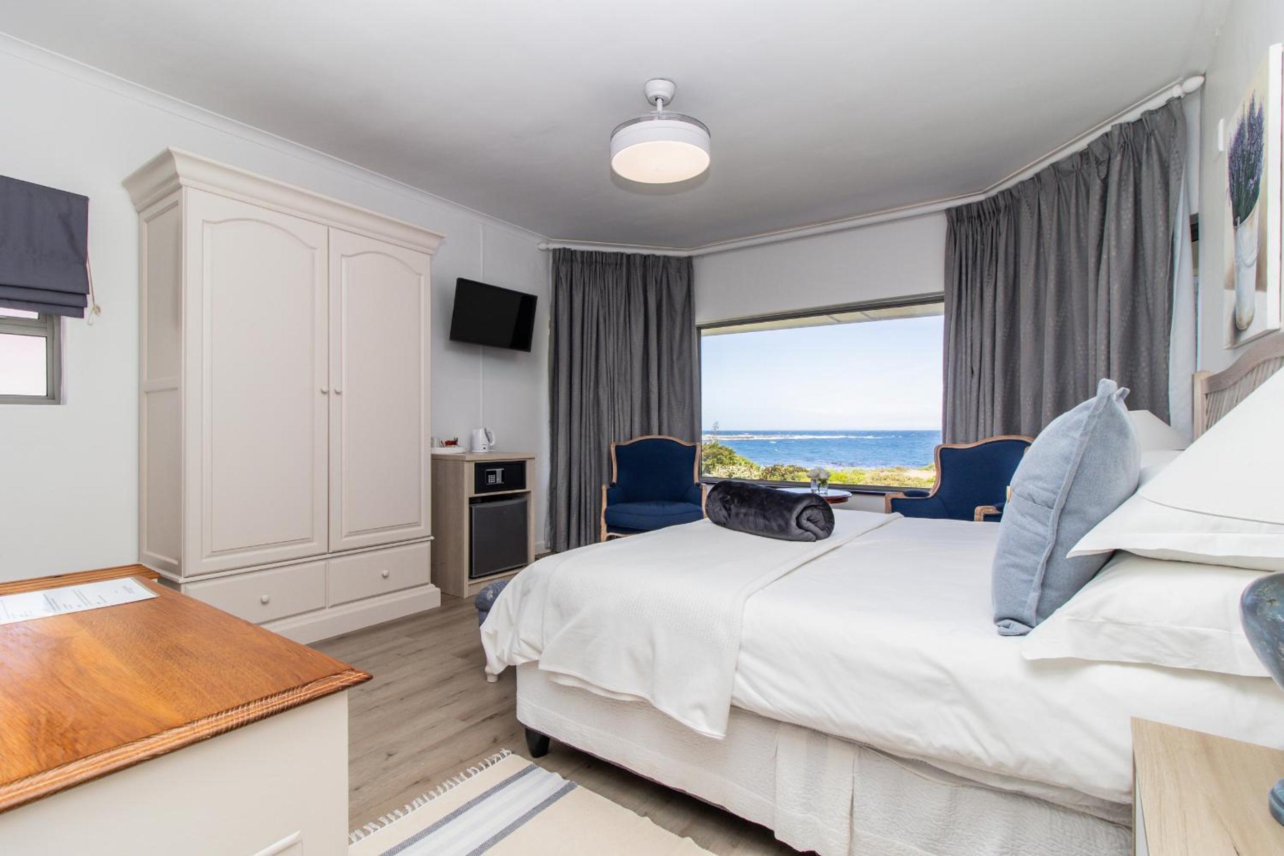 King Room with Sea View photo 3
