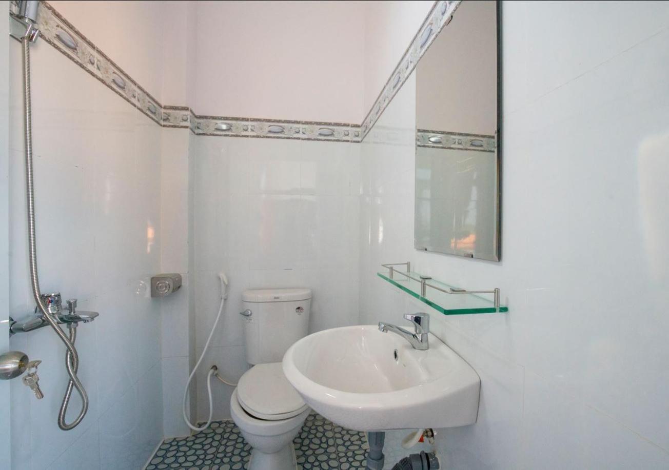 Double Room with Balcony - Photo 5