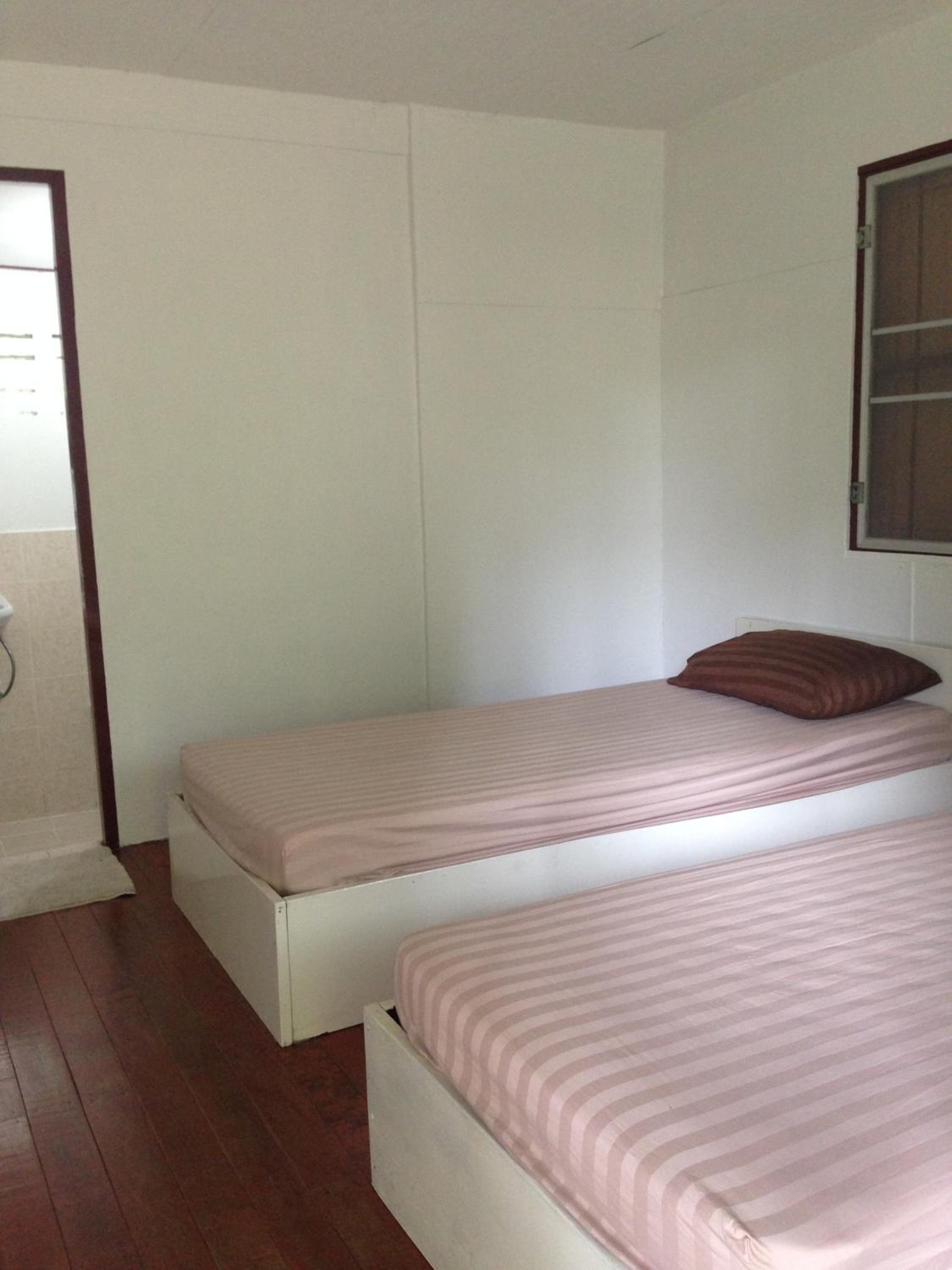 Economy Twin Room photo 1