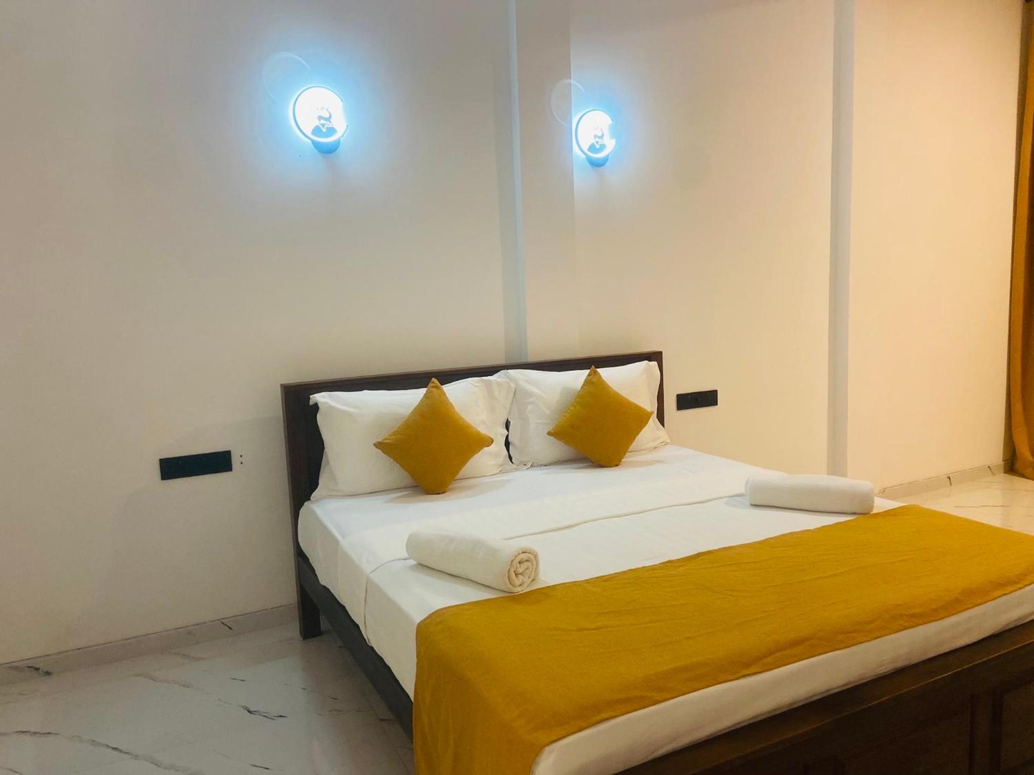 Deluxe Double Room with Balcony and Sea View