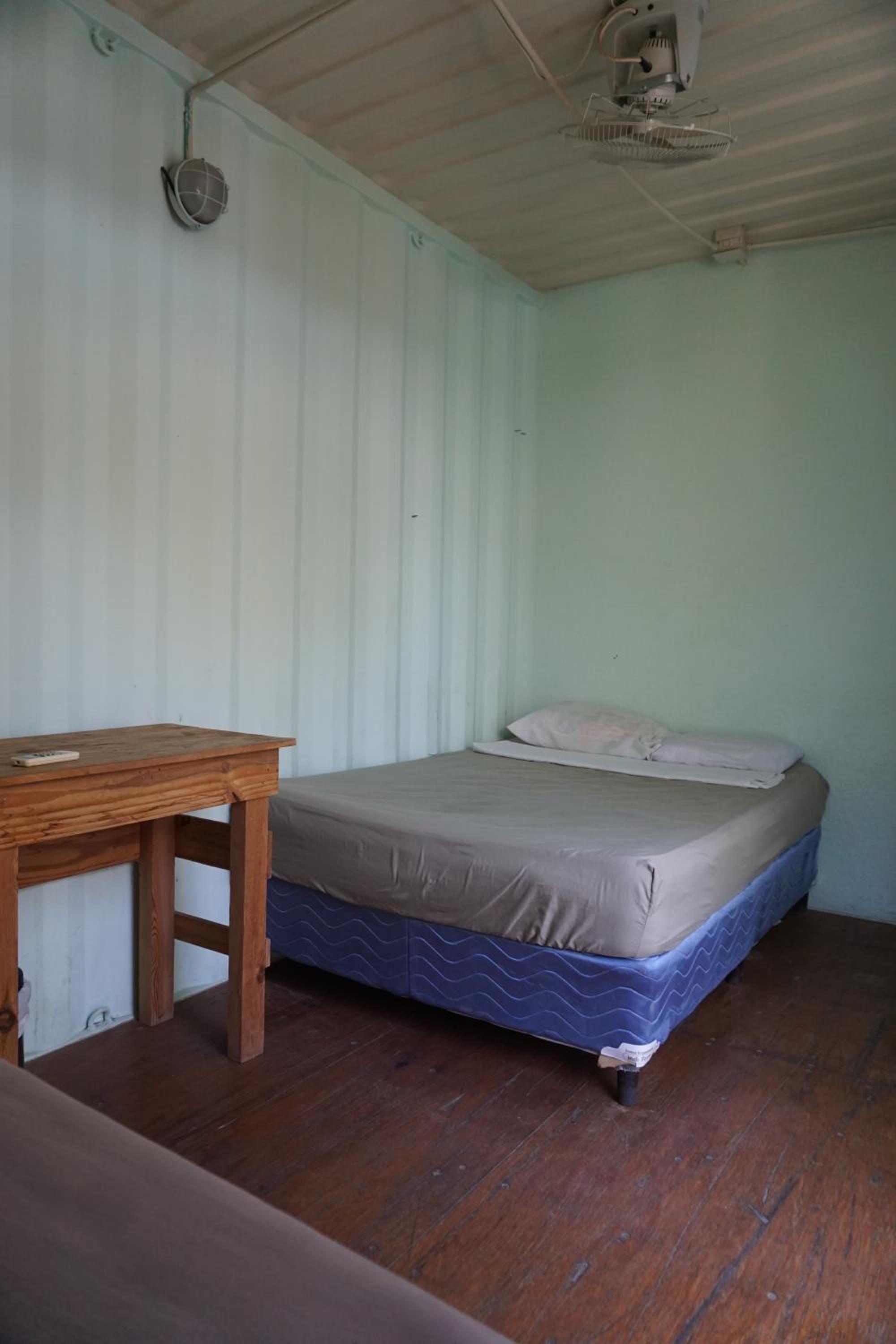 Basic Triple Room with Shared Bathroom photo 1