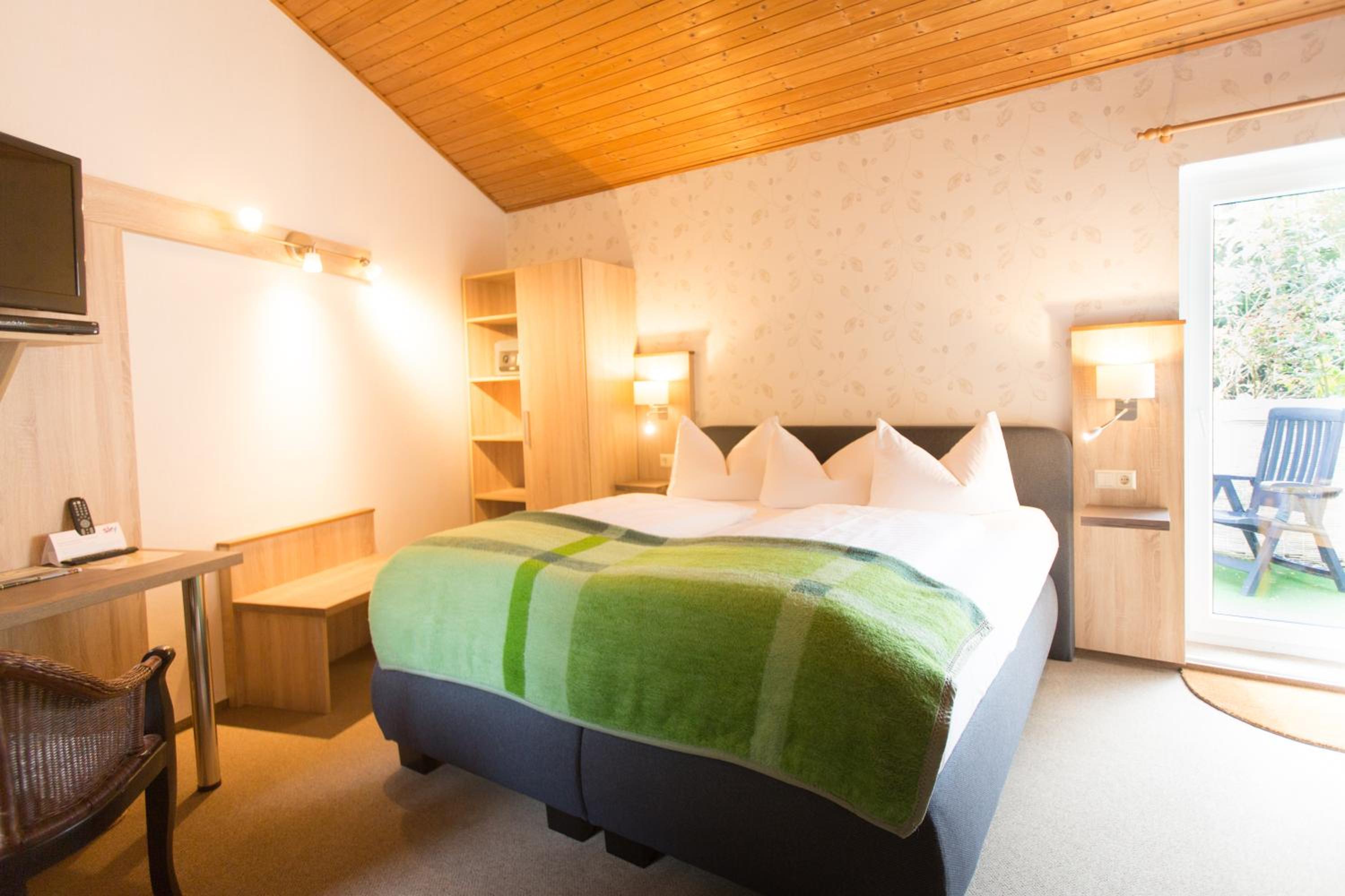 Double Room - Photo 10