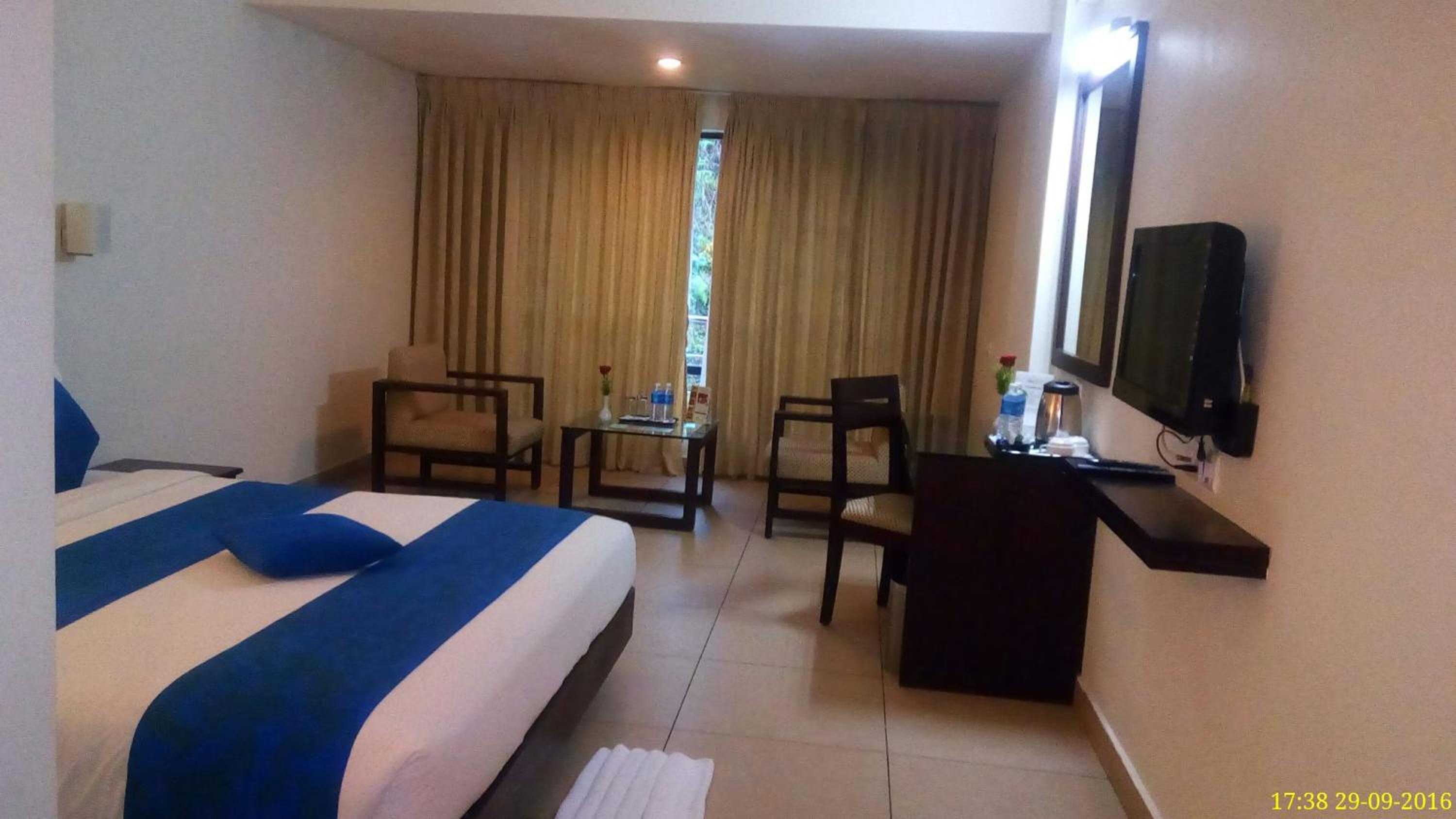 Deluxe Double Room or Twin Room with Cliff View photo 2