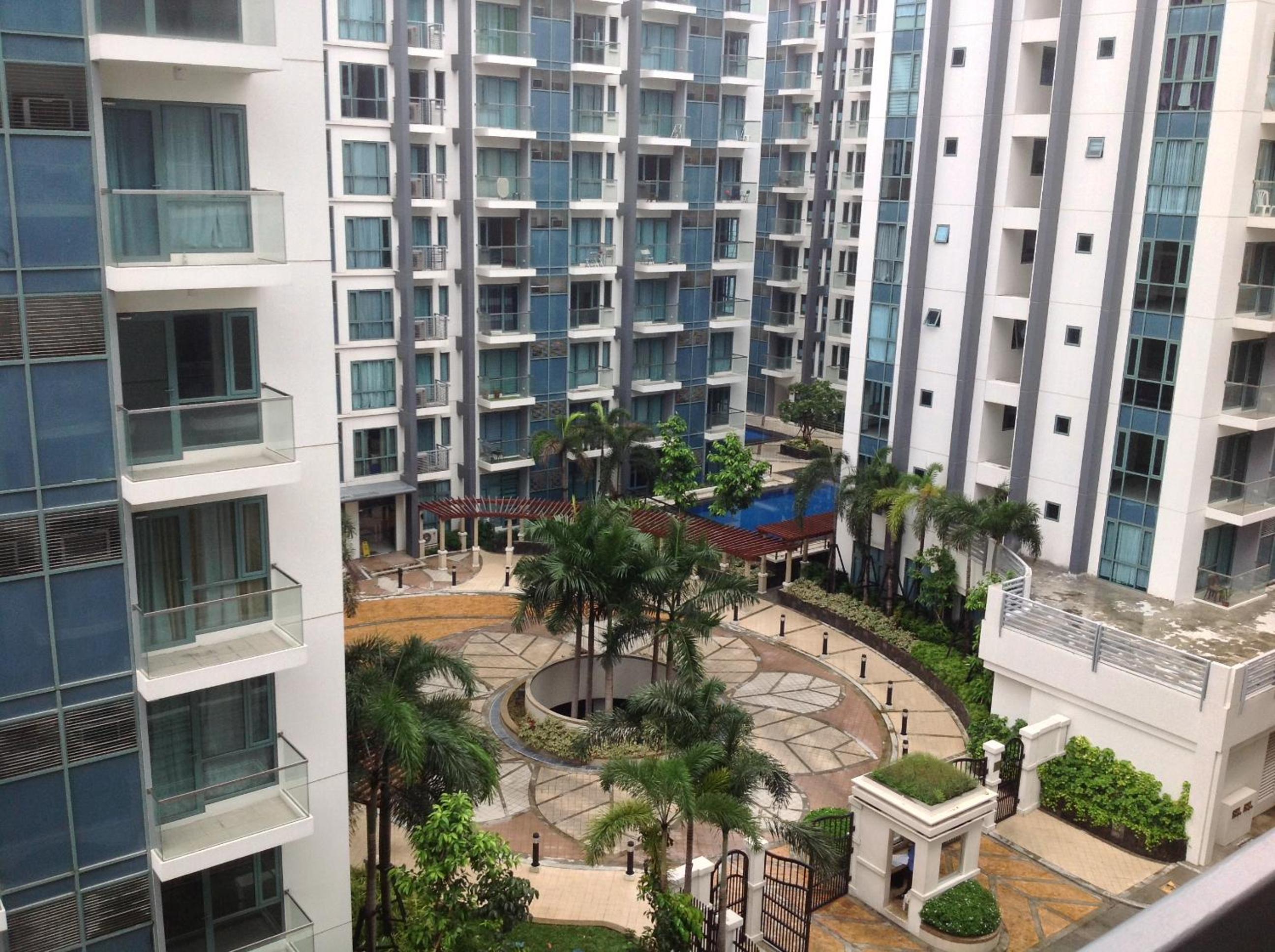 Studio with Balcony - Photo 2