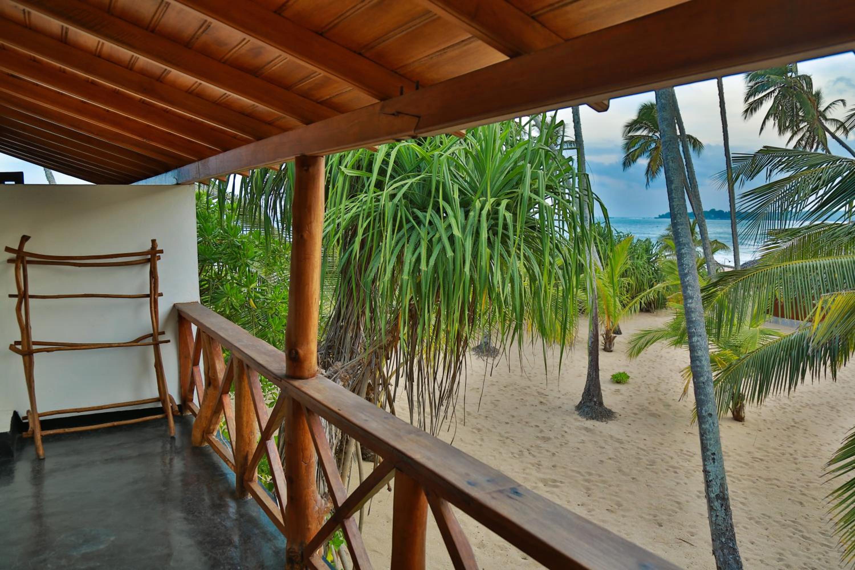 Deluxe Double Room with Balcony and Sea View photo 2