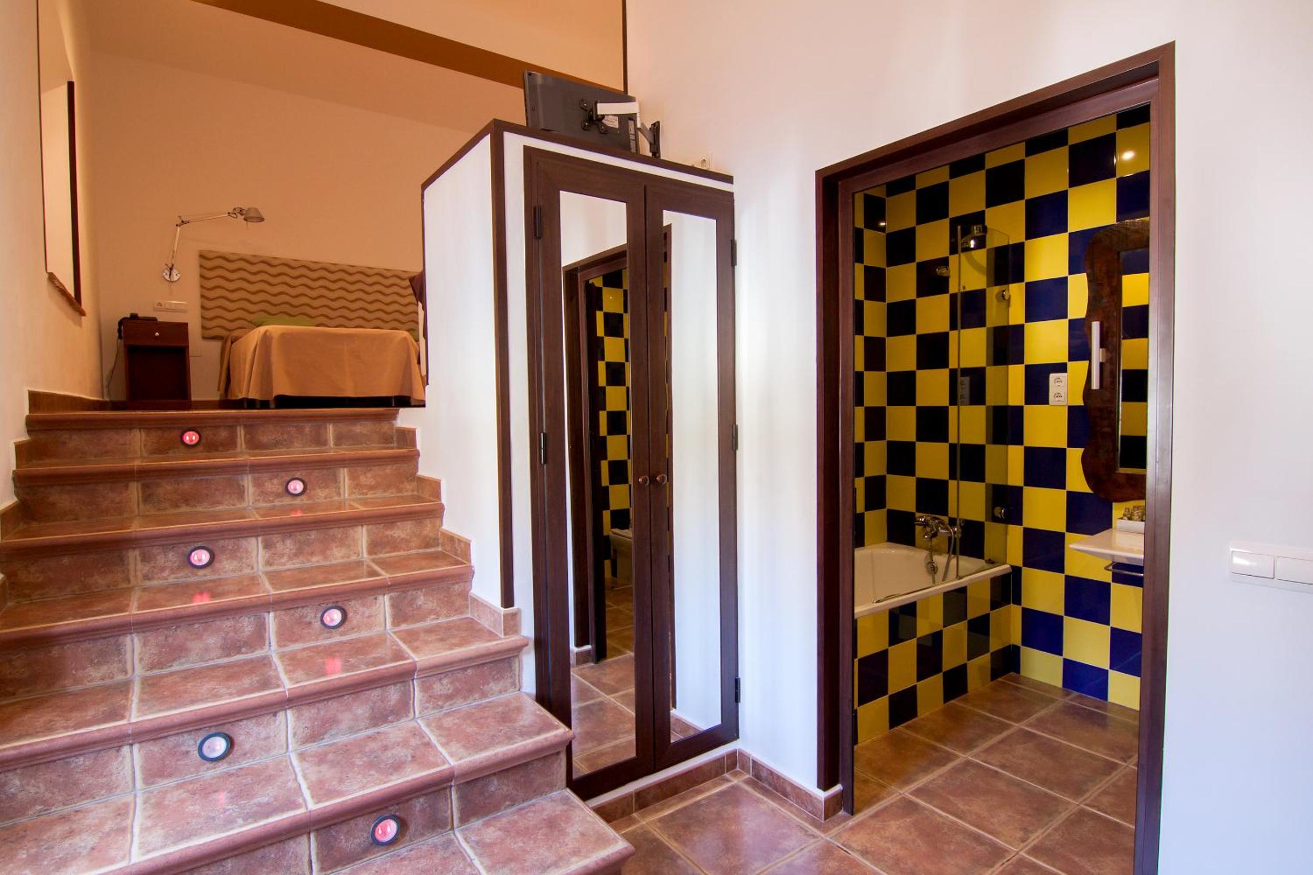 Standard Double or Twin Room - Photo 3